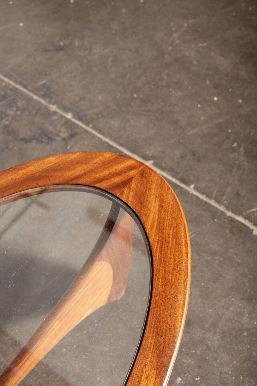 Table Astro ovale