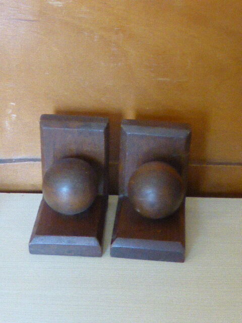 Paire de serres livre les boules en bois Art Déco
