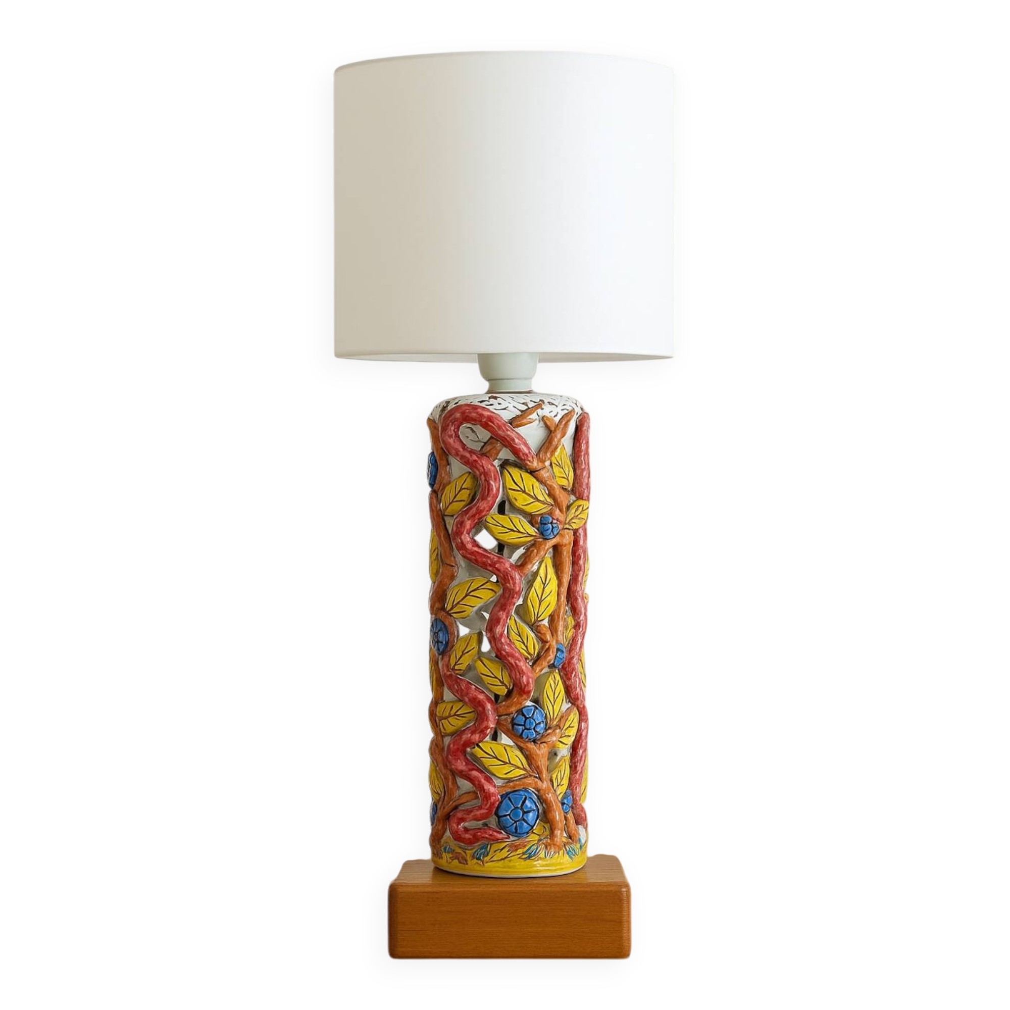 Openwork ceramic lamp base with Garden of Eden decor