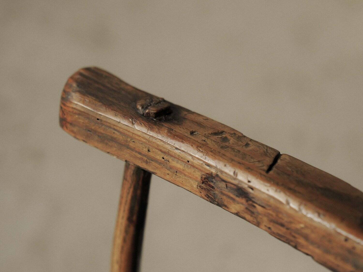Fauteuil en bois massif, art populaire, Royaume-Uni , XIXᵉ siècle