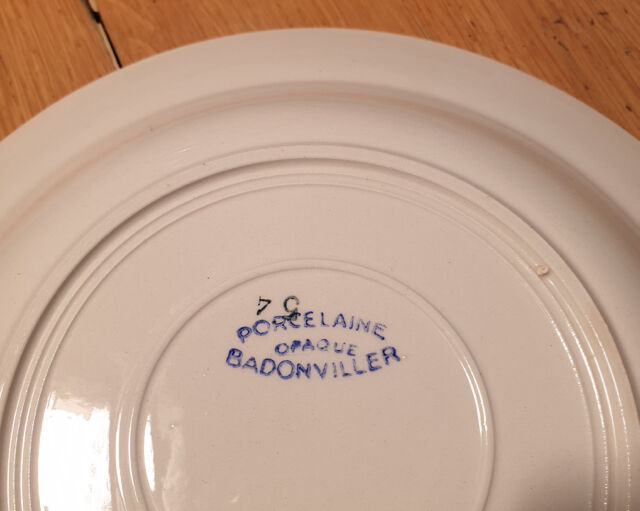 Suite de 12 assiettes creuses Badonviller