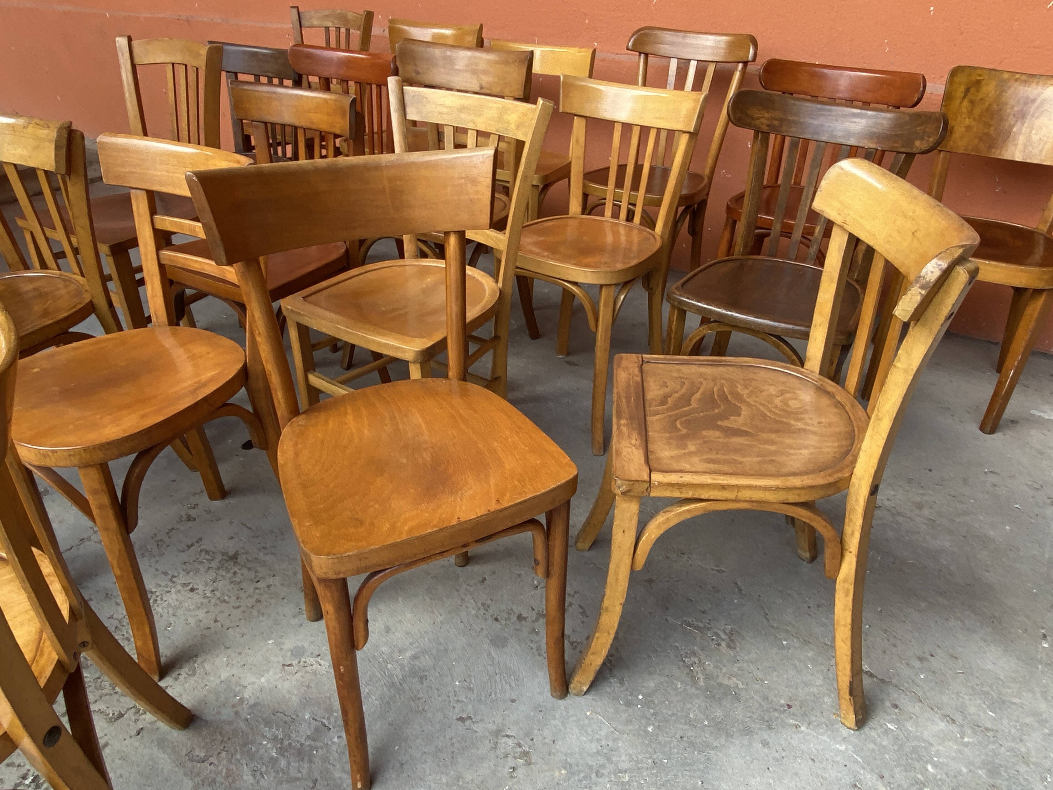 Lot of 20 mismatched Thonet Fischel restaurant bistro chairs in curved wood