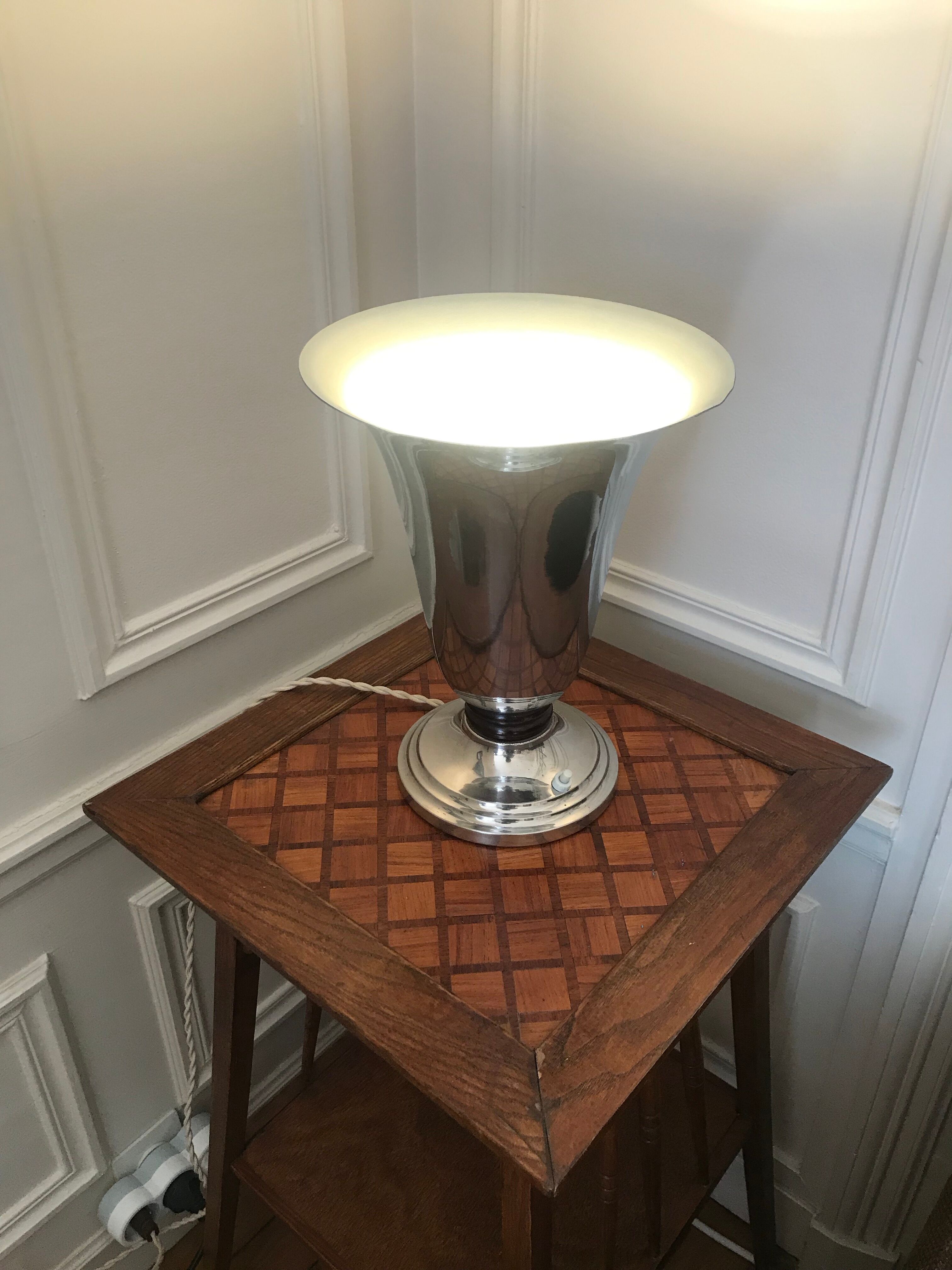 Art deco lamp