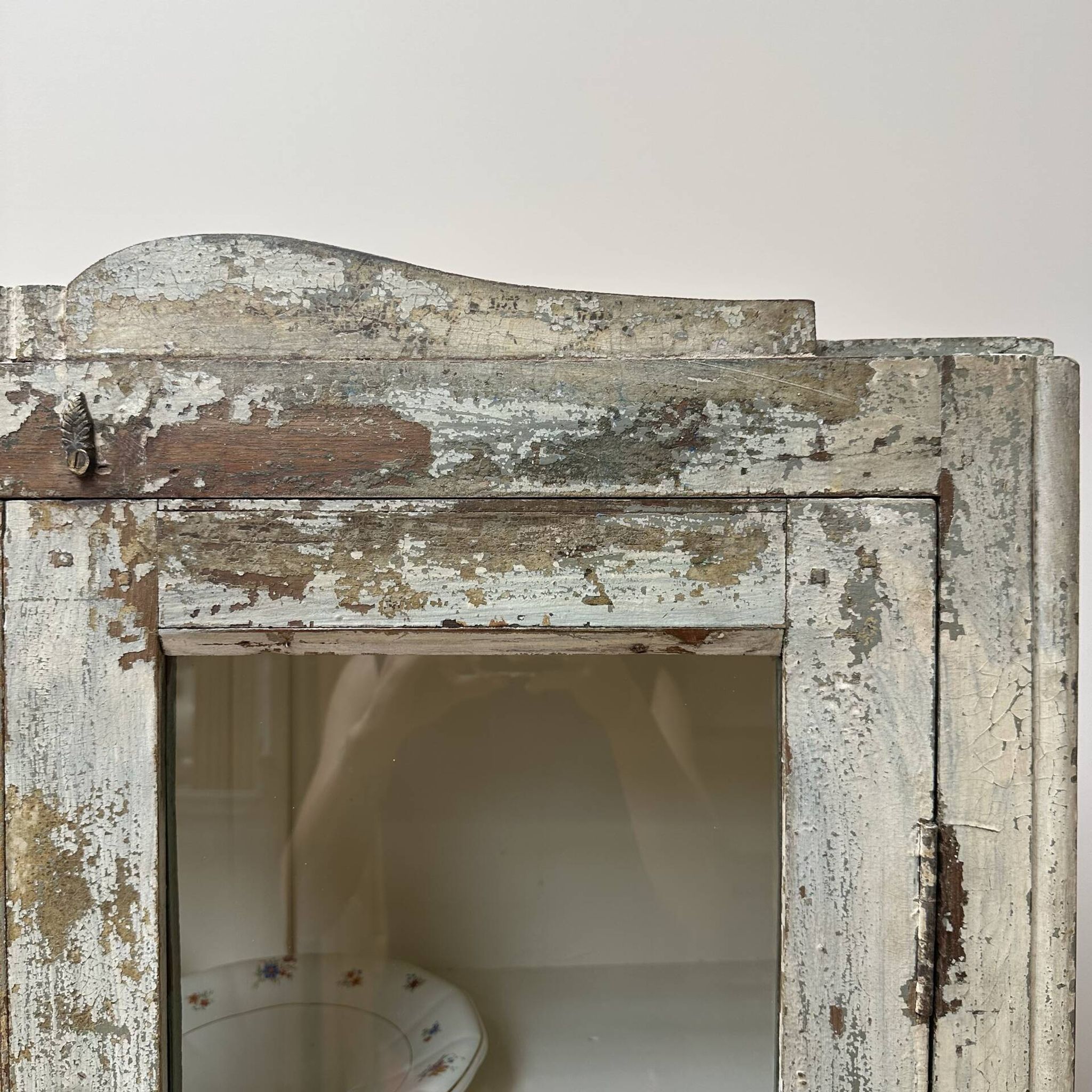 Armoire vitrée ancienne