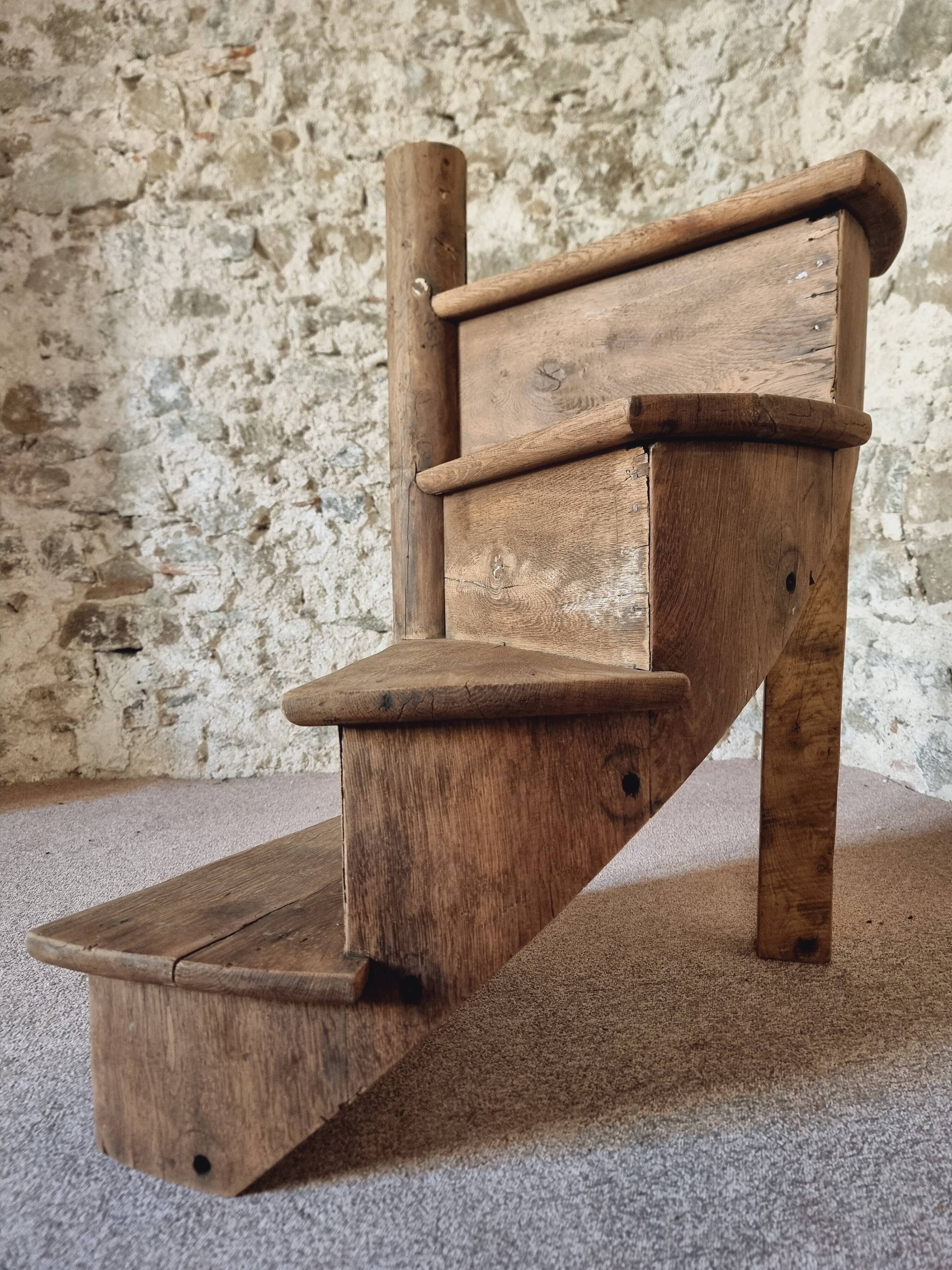 Segment of a spiral staircase in solid oak, early 19th century.