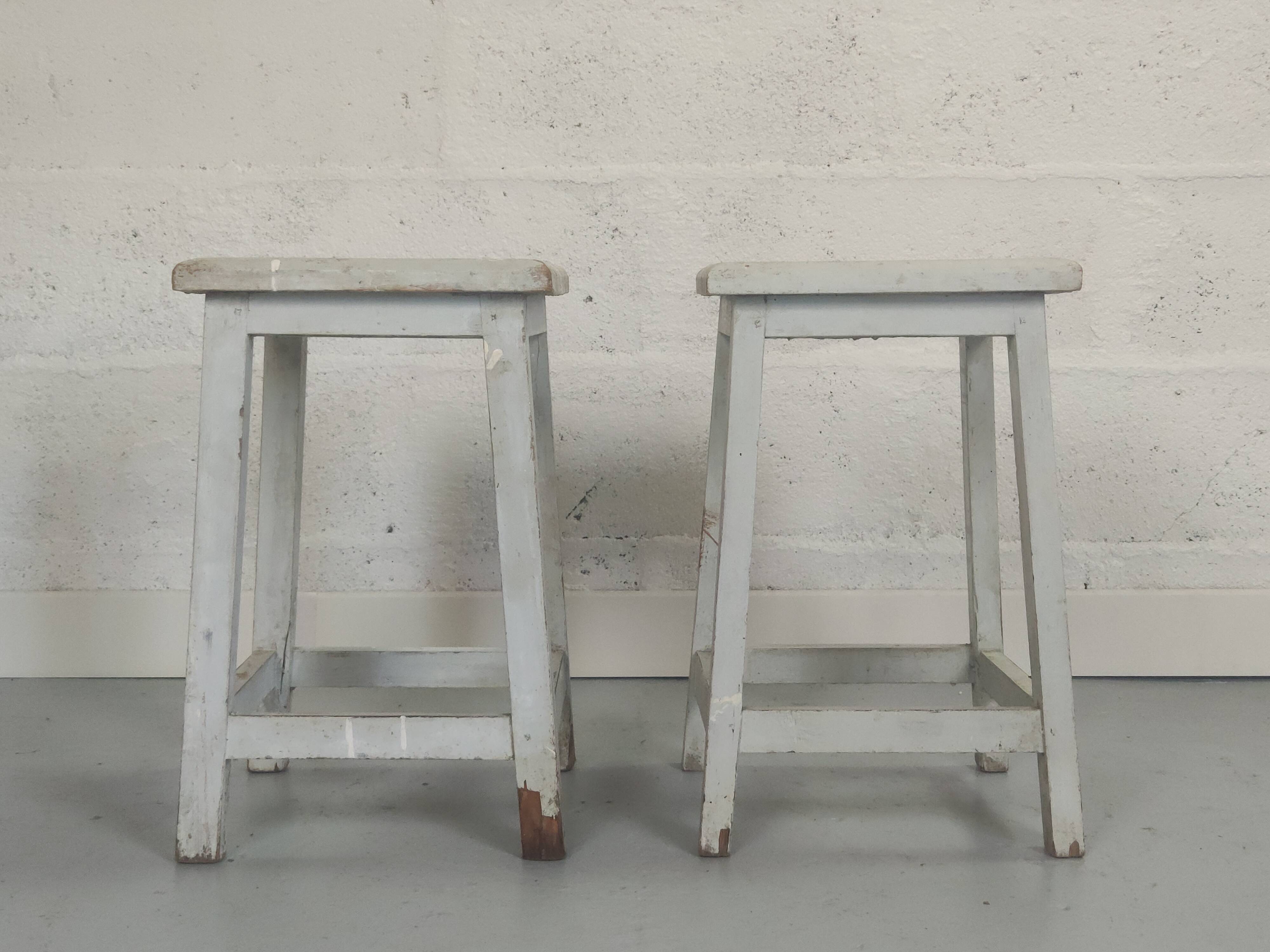 Paire de tabouret de peintre blanc vintage bois