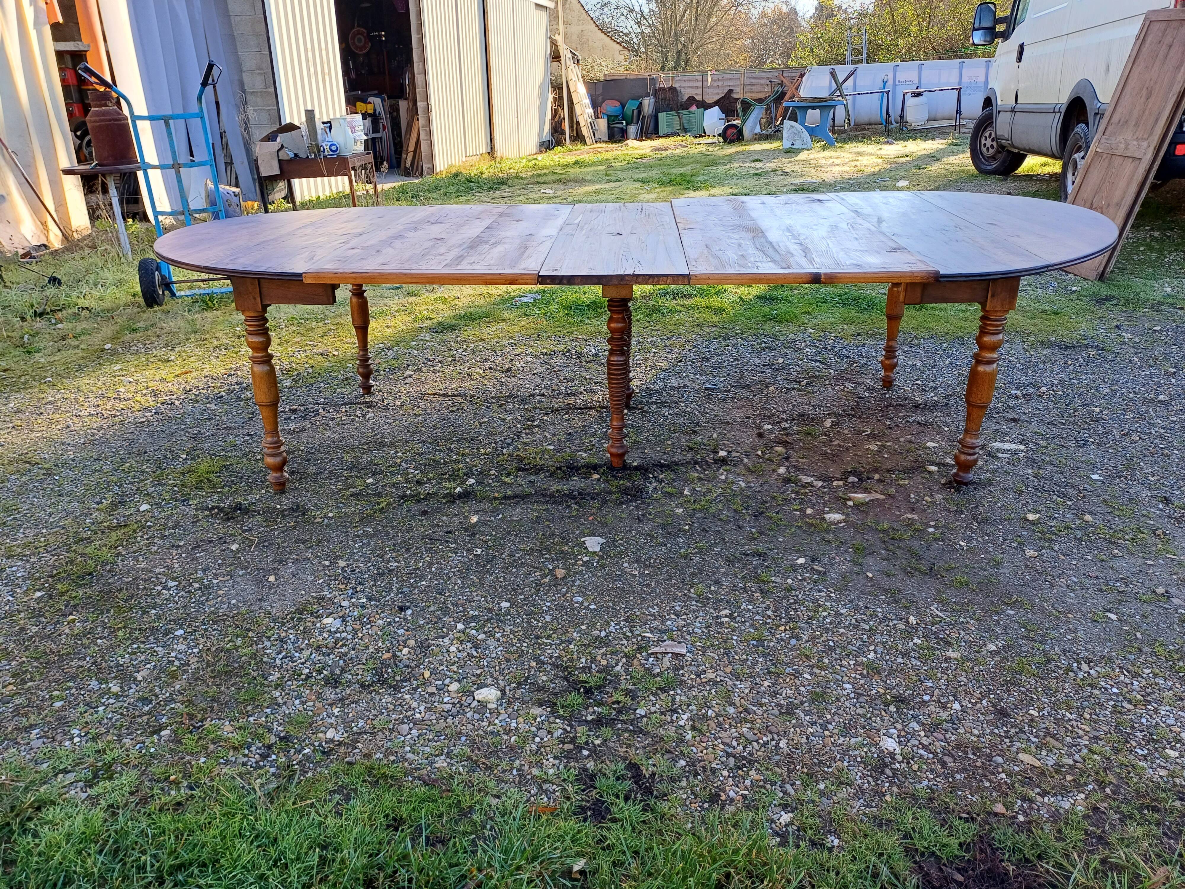 19th century walnut 6 leg table, opening