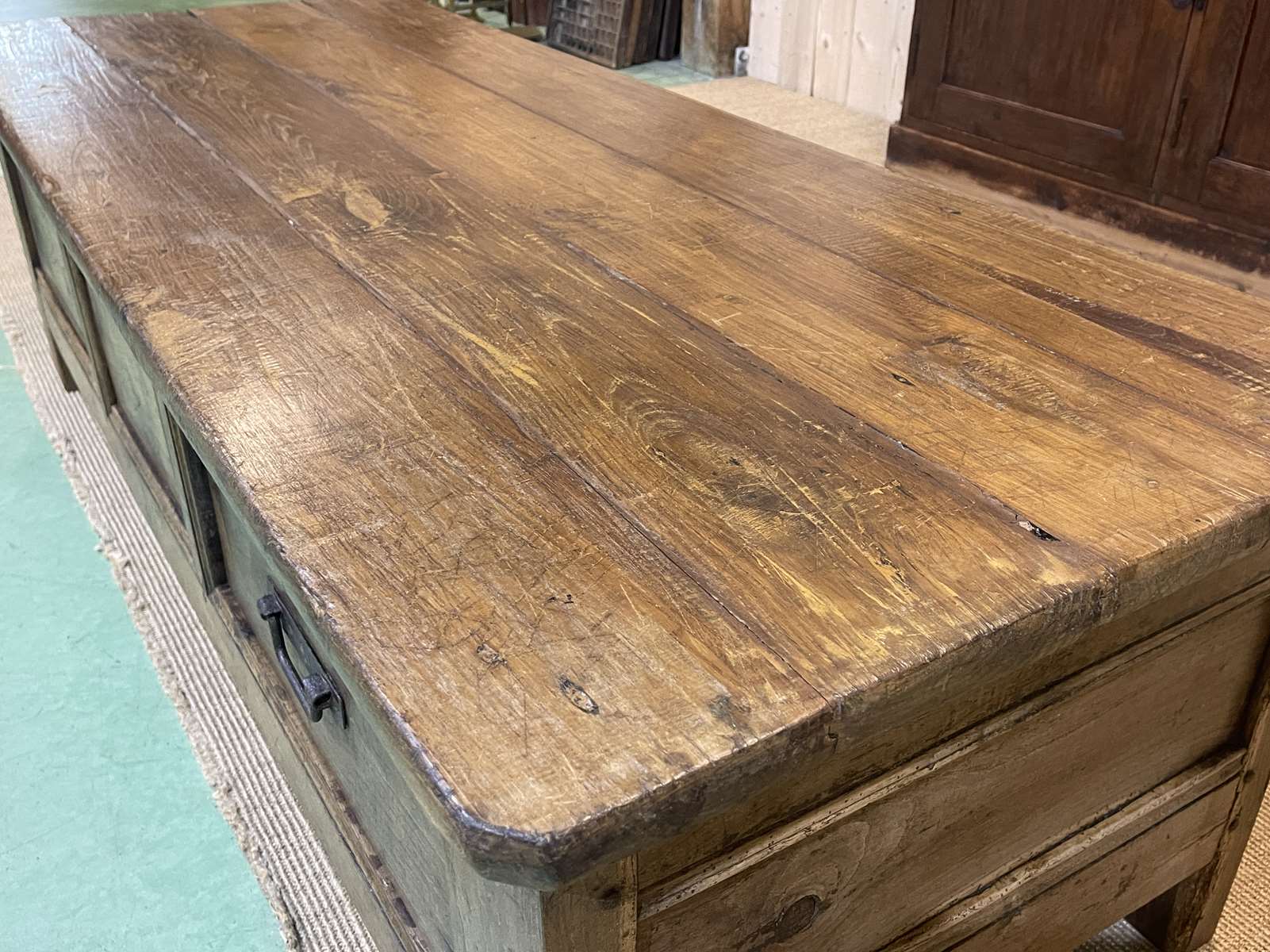 Table basse en châtaignier du XIXème à 3 tiroirs