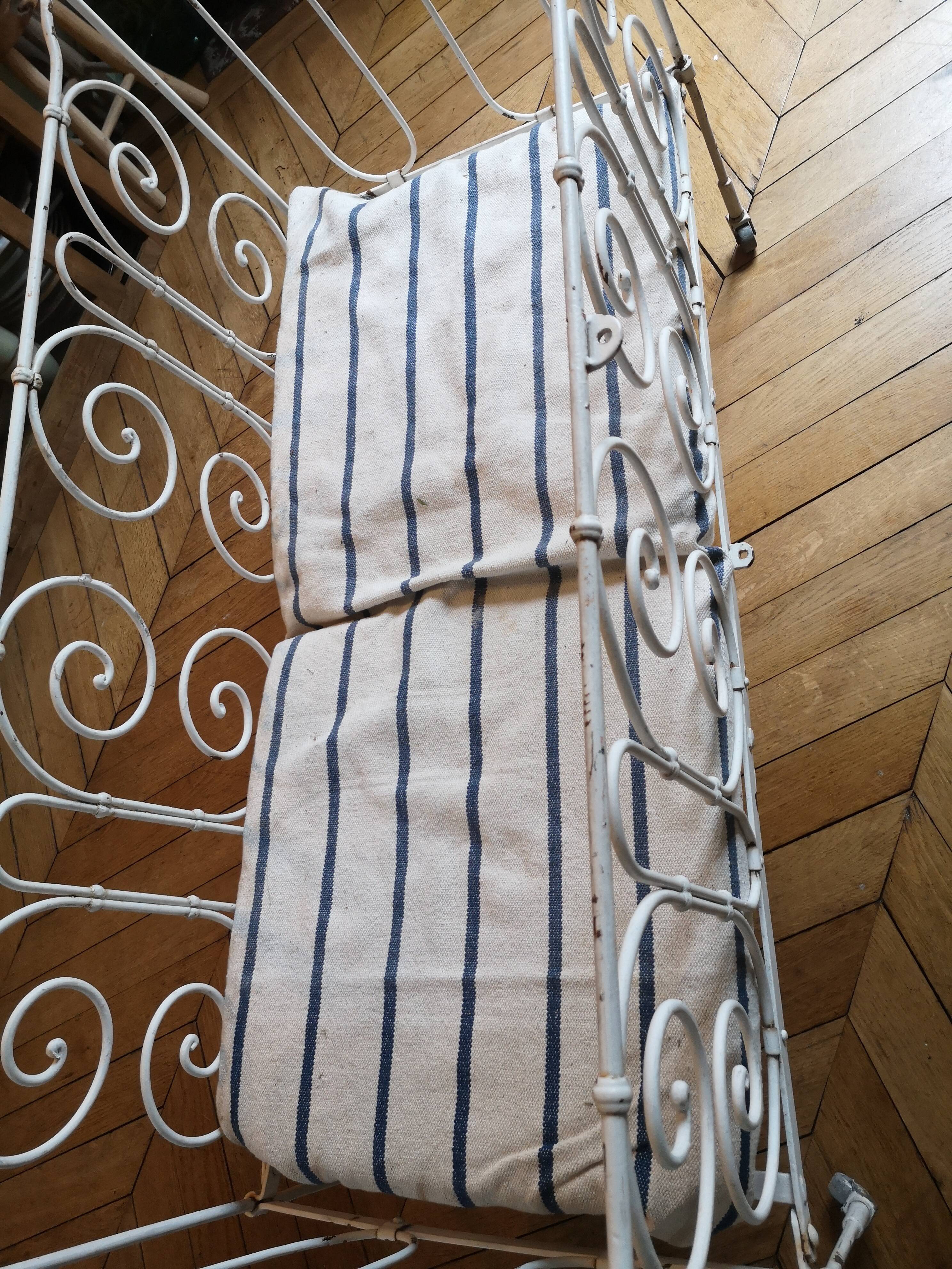 Lit en fer forgé ou banquette