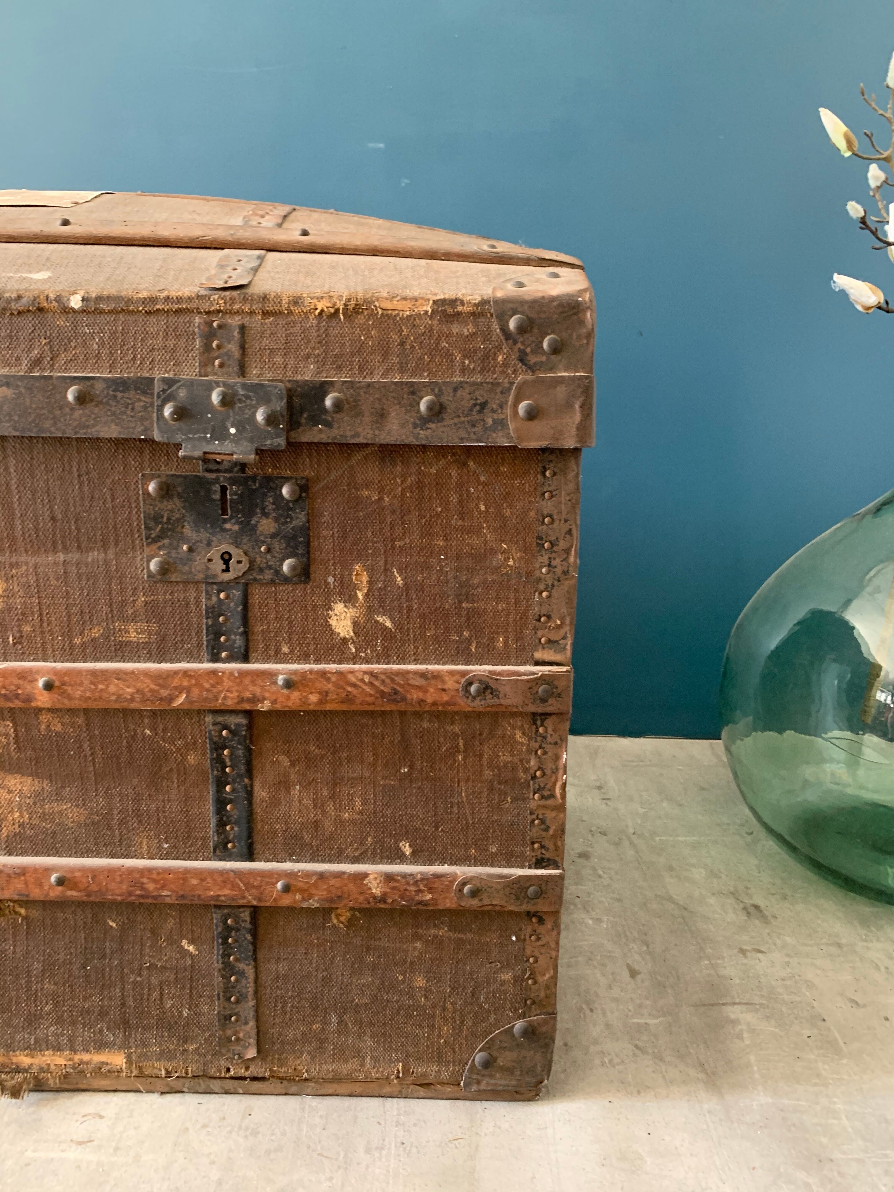 Travel malle of the 1920s