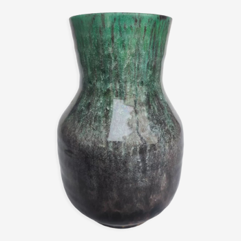 Accolay ceramic vase