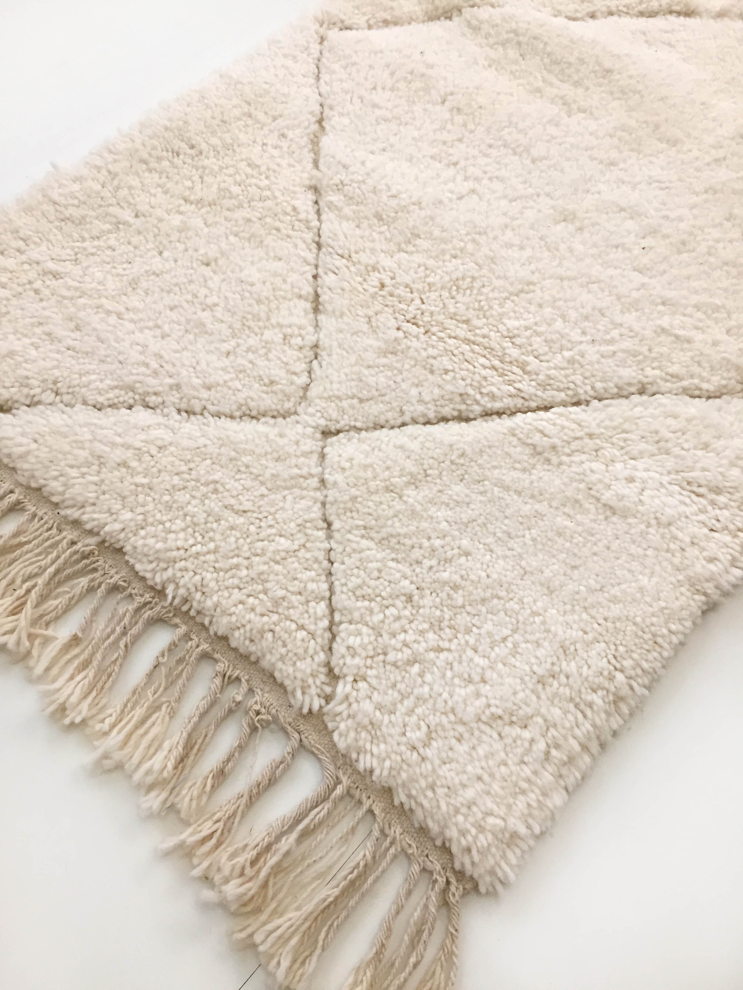 Moroccan Berber carpet Beni Ouarain corridor ecru with engraved diamonds 256x83cm