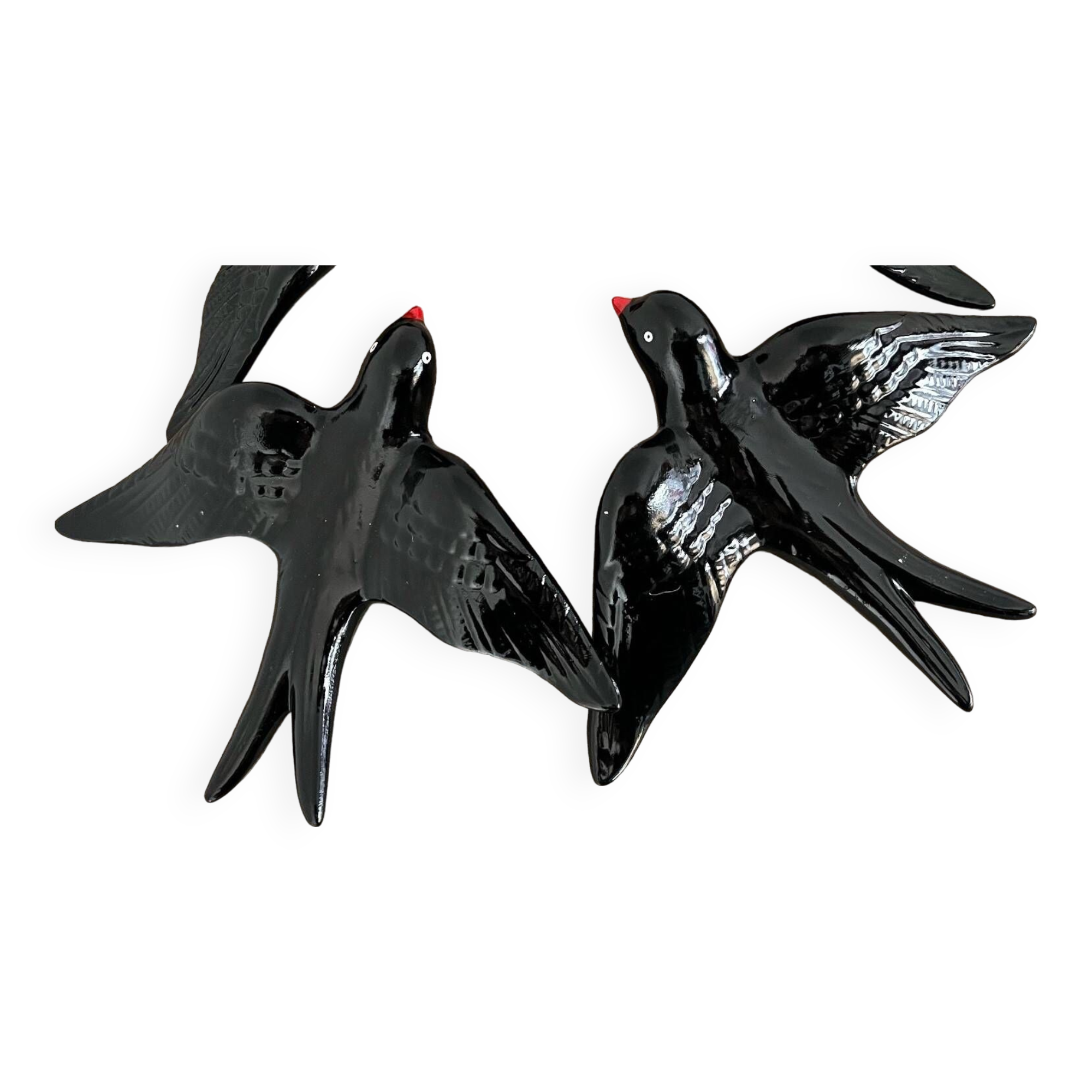 2 large swallows, 14 cm x 18.5 cm, to hang