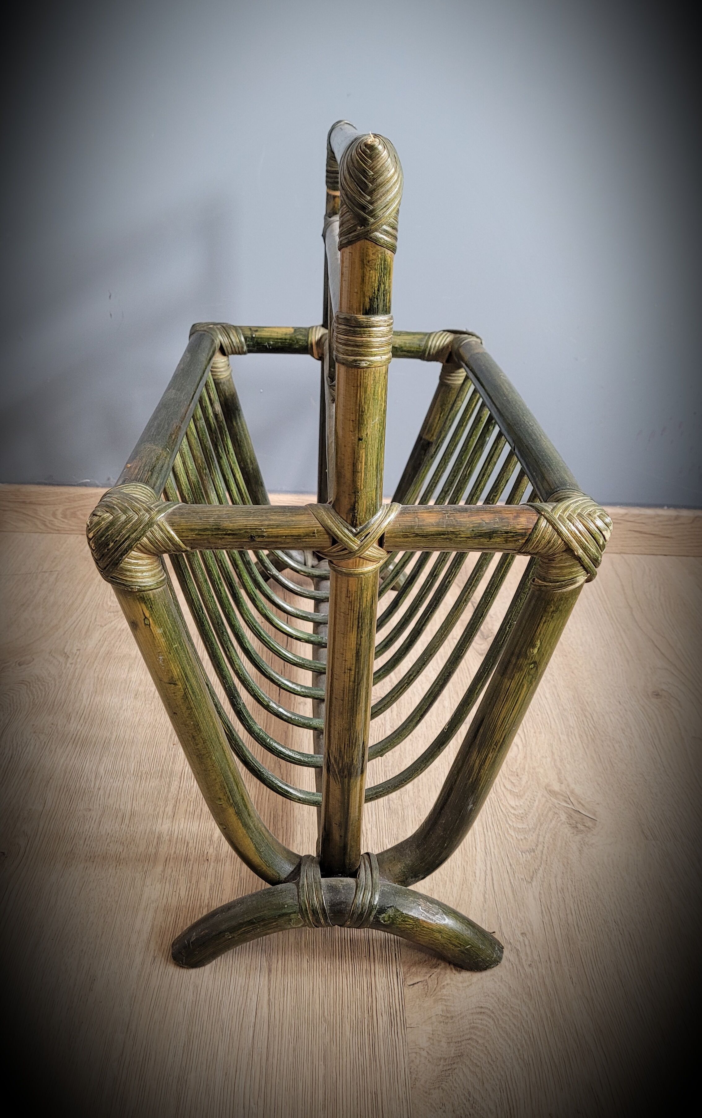 Green rattan bamboo review holder