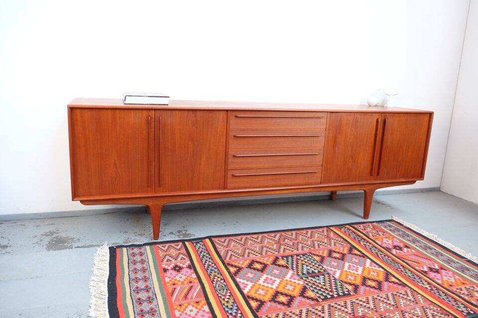 Teak sideboard in 60s/70s style, retro Danish vintage.