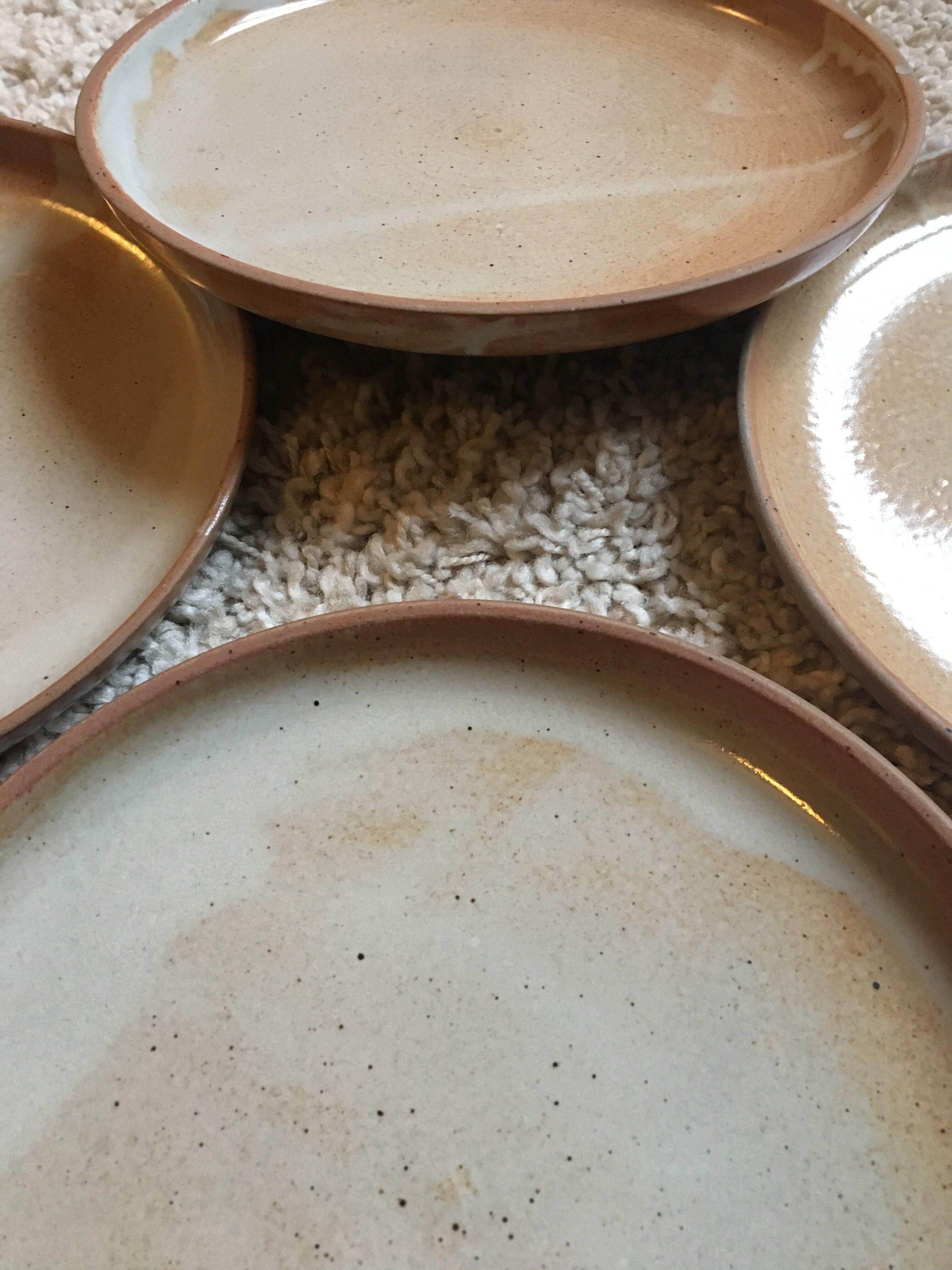 Set of 4 flat sandstone plates