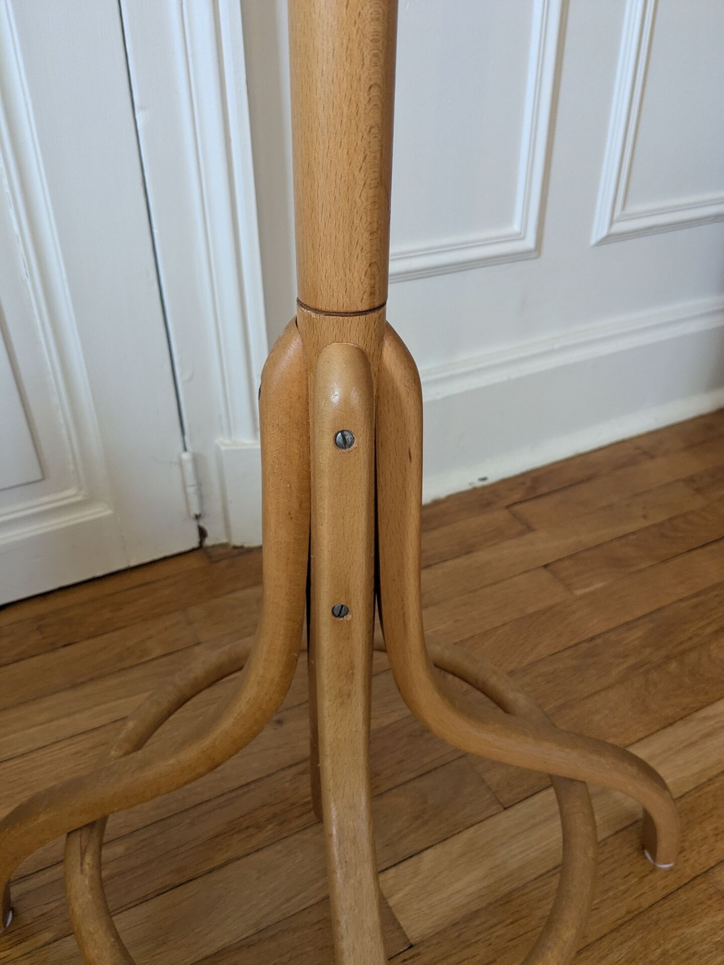 Parrot coat rack