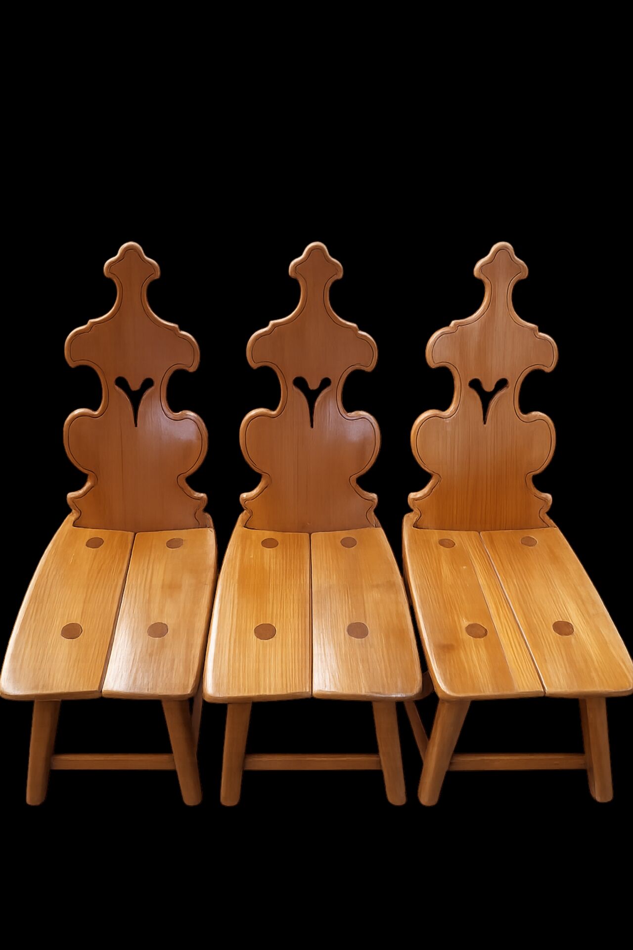 Lot de 4 chaises Tyroliennes.
