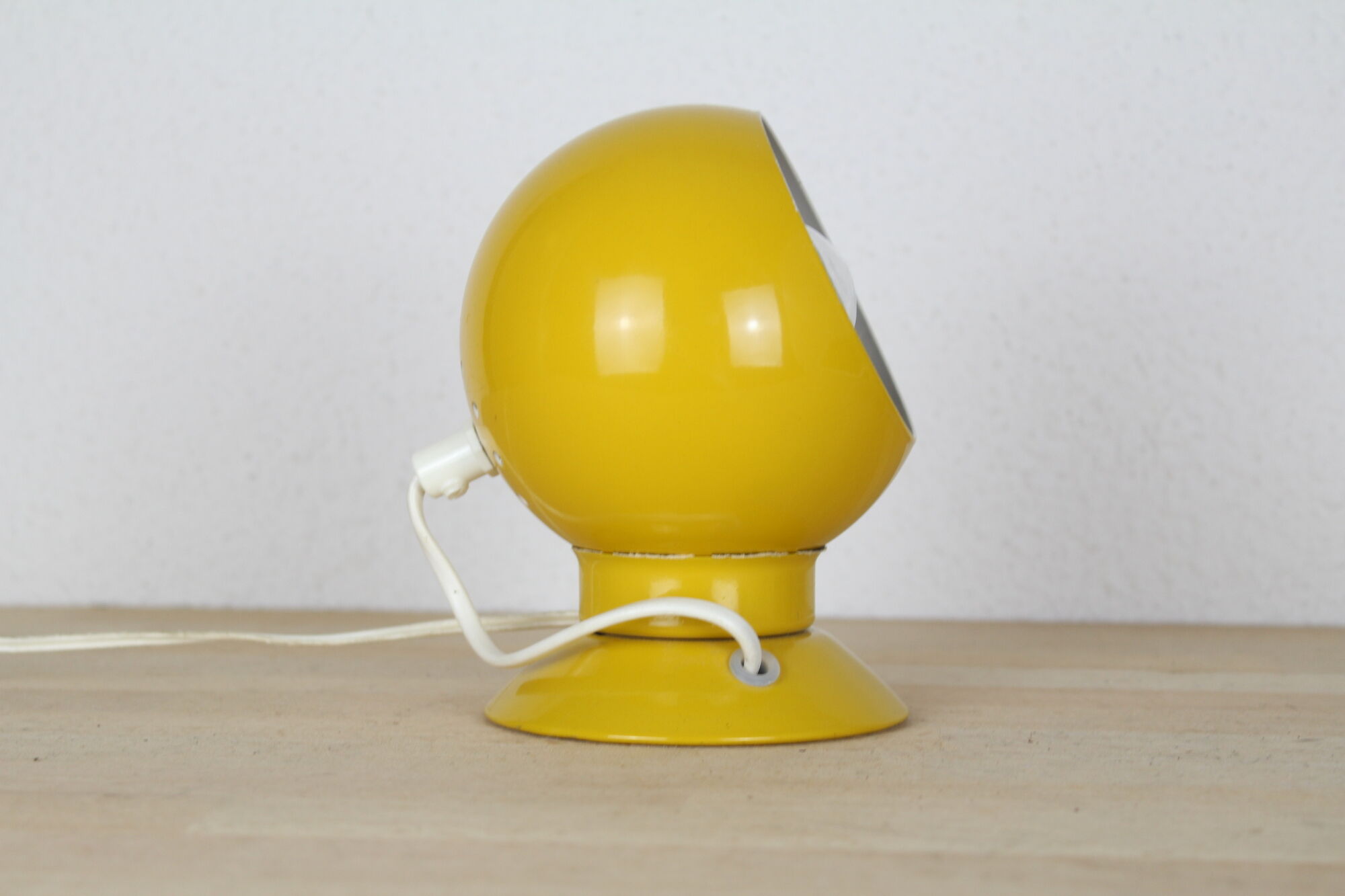 Abo Randers Danmark yellow metal spot lamp, ball, to lay or wall sconce