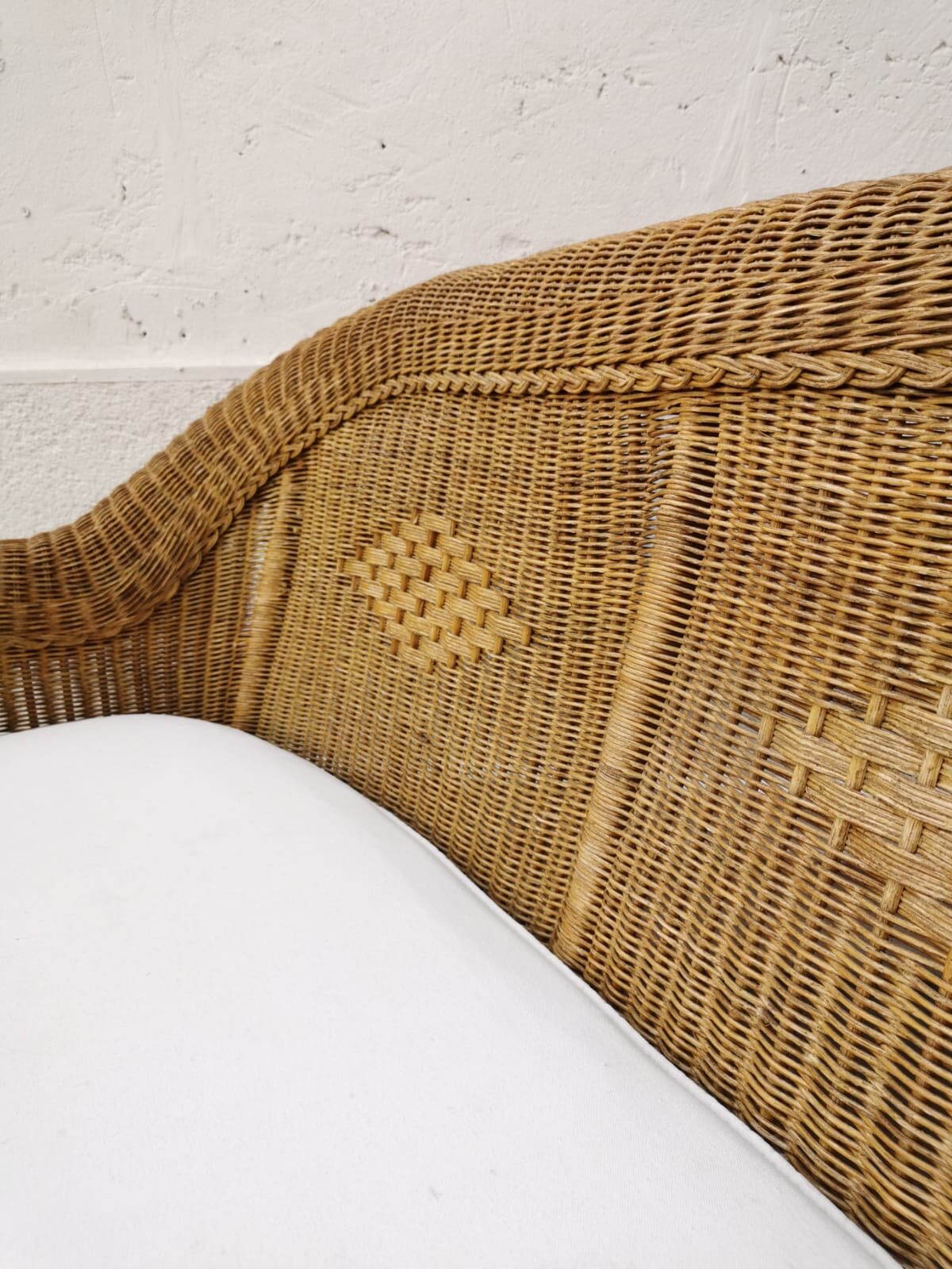 Wicker bench