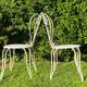 Paire de chaises de jardin anciennes en fer forgé ouvragé
