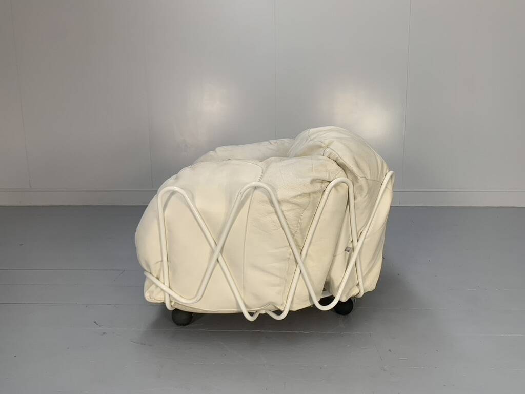 Edra Corbeille Armchair – In ivory white leather