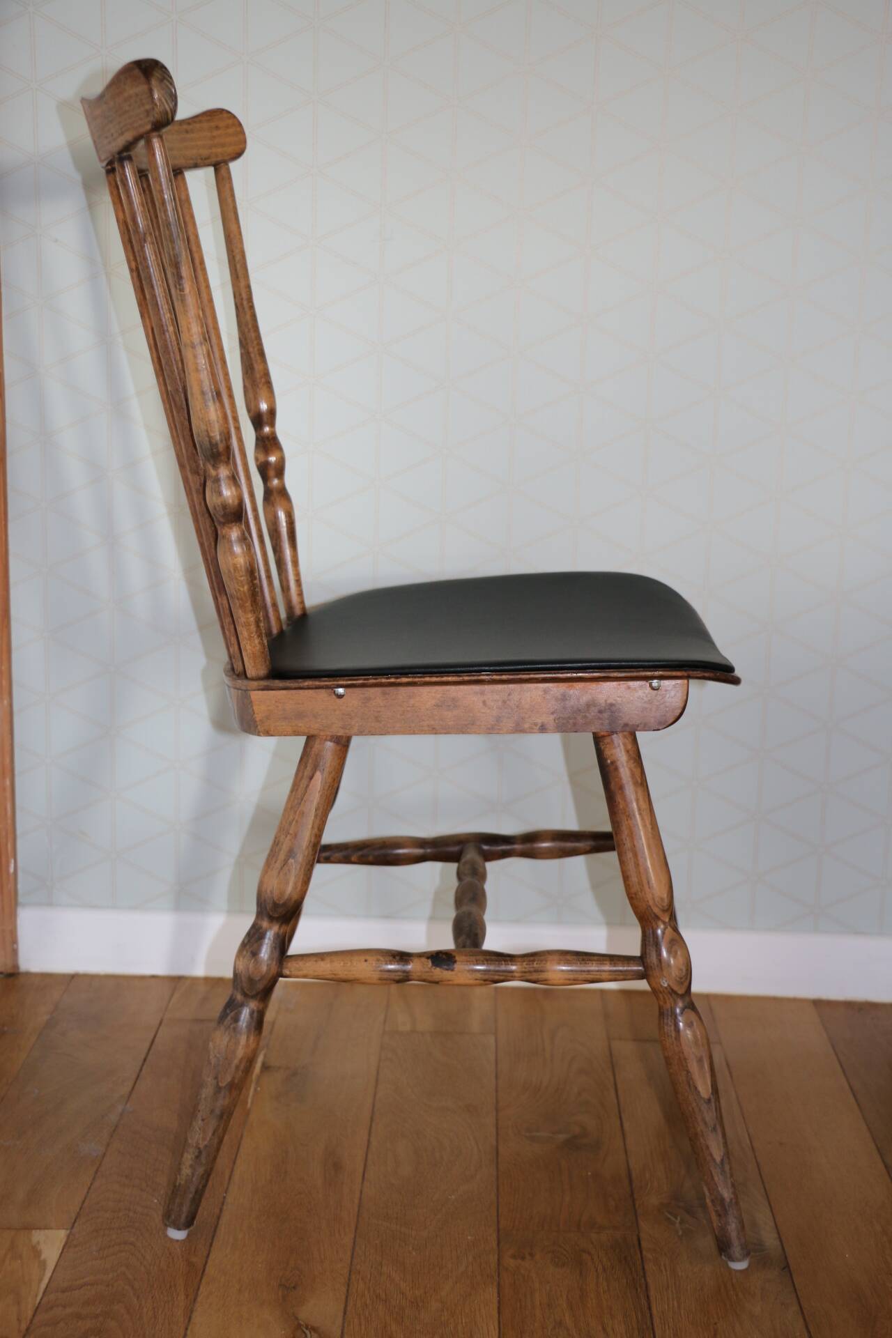 3 BAUMANN Tacoma chairs black faux leather dark beech