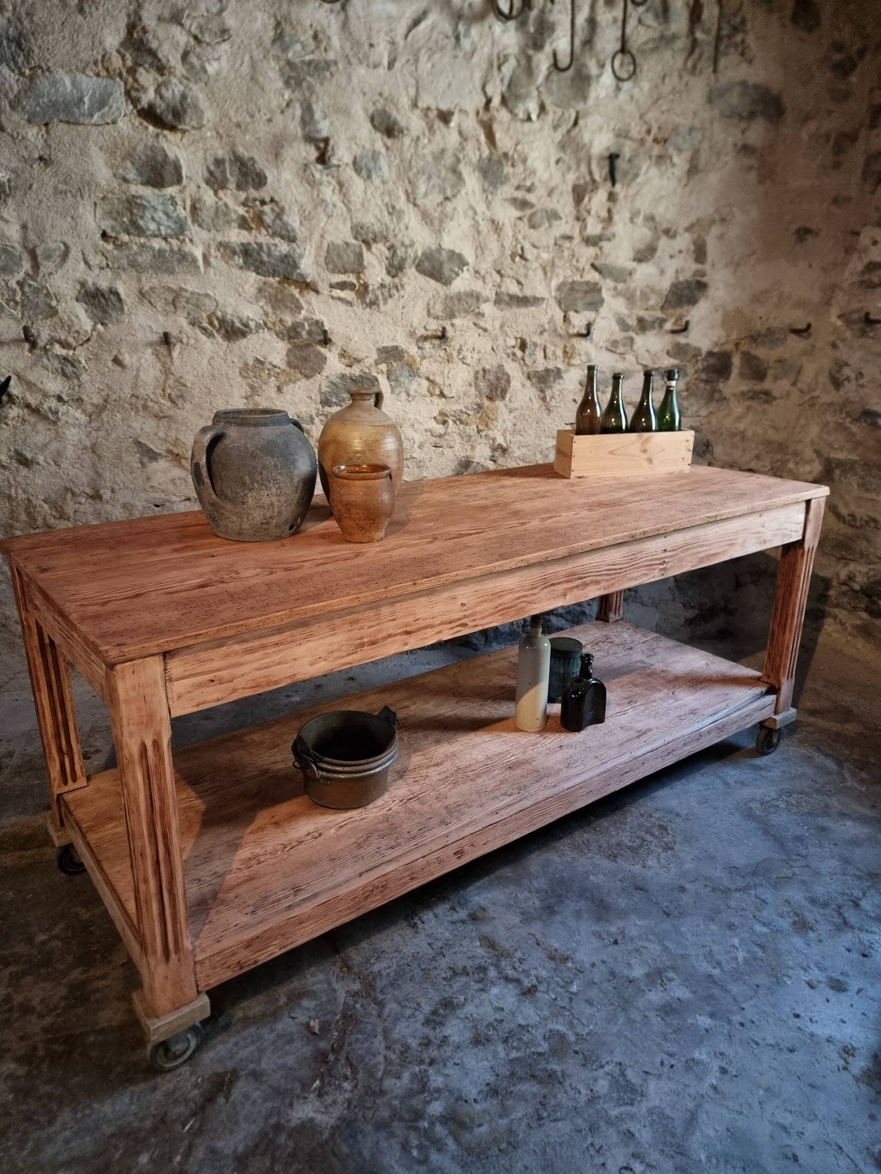 French antique work table in pitch pine – large workshop / draper's table, early 20th century