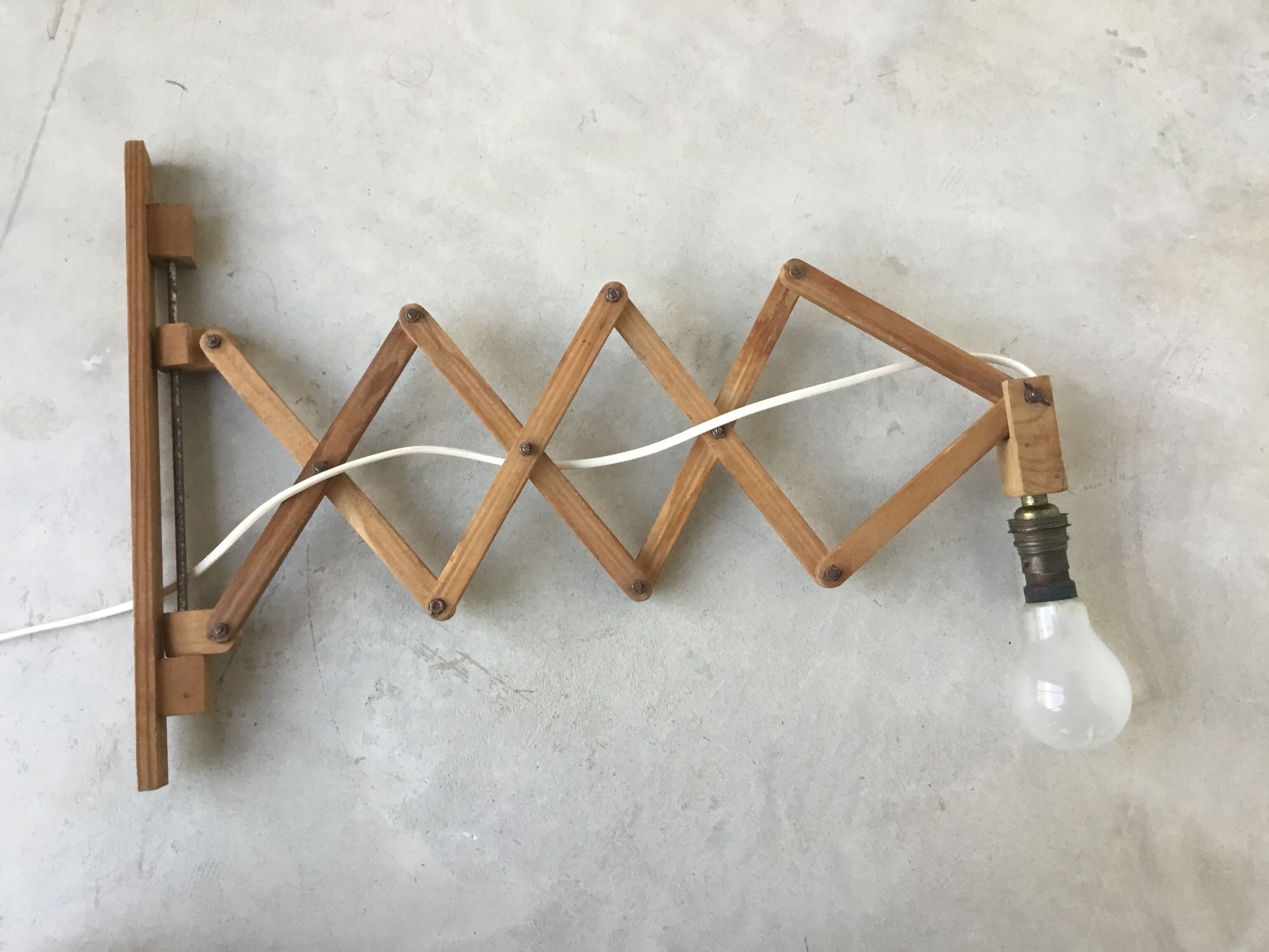 Accordion wall lamp in vintage wood 1960