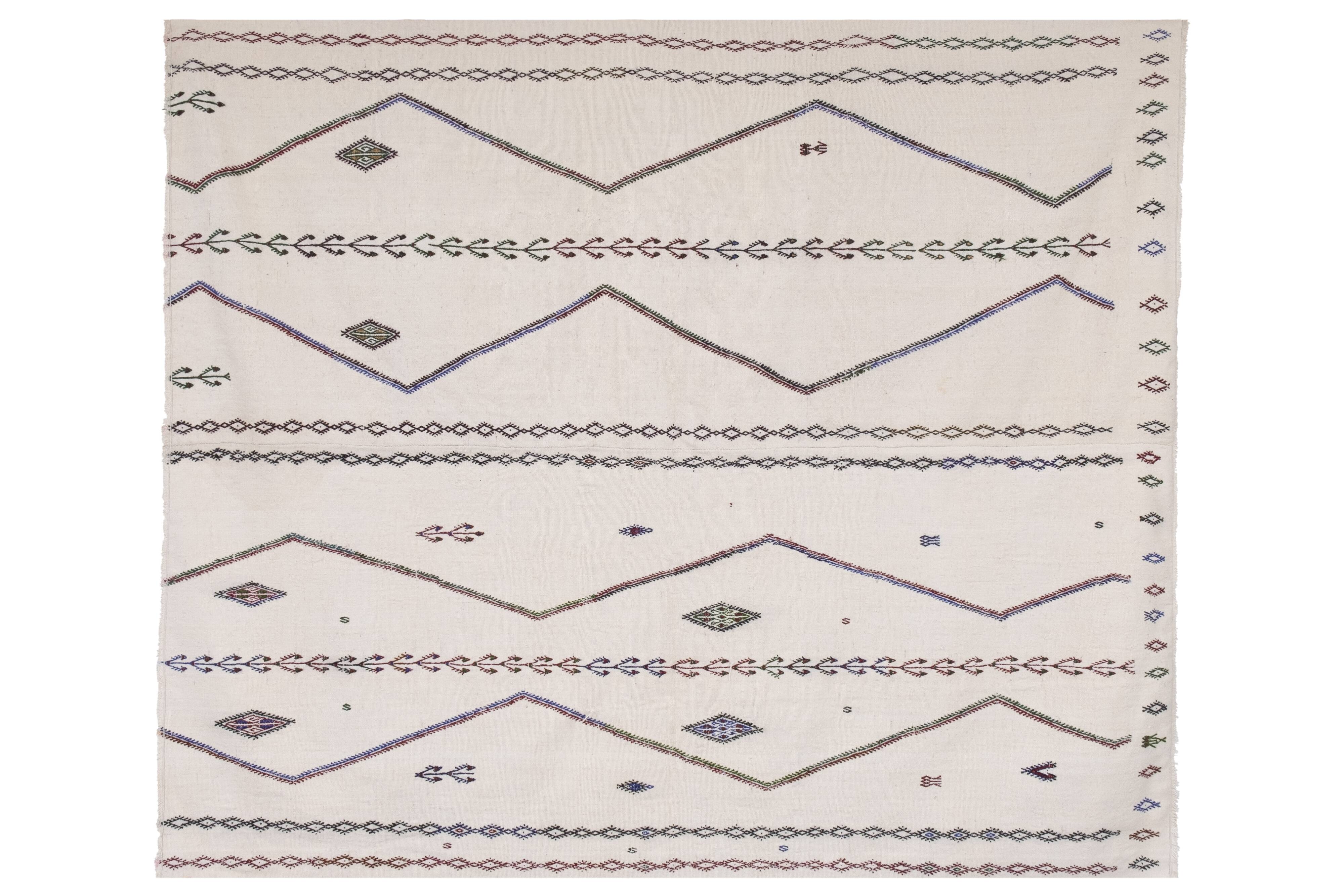 Carpet 179x210 cm