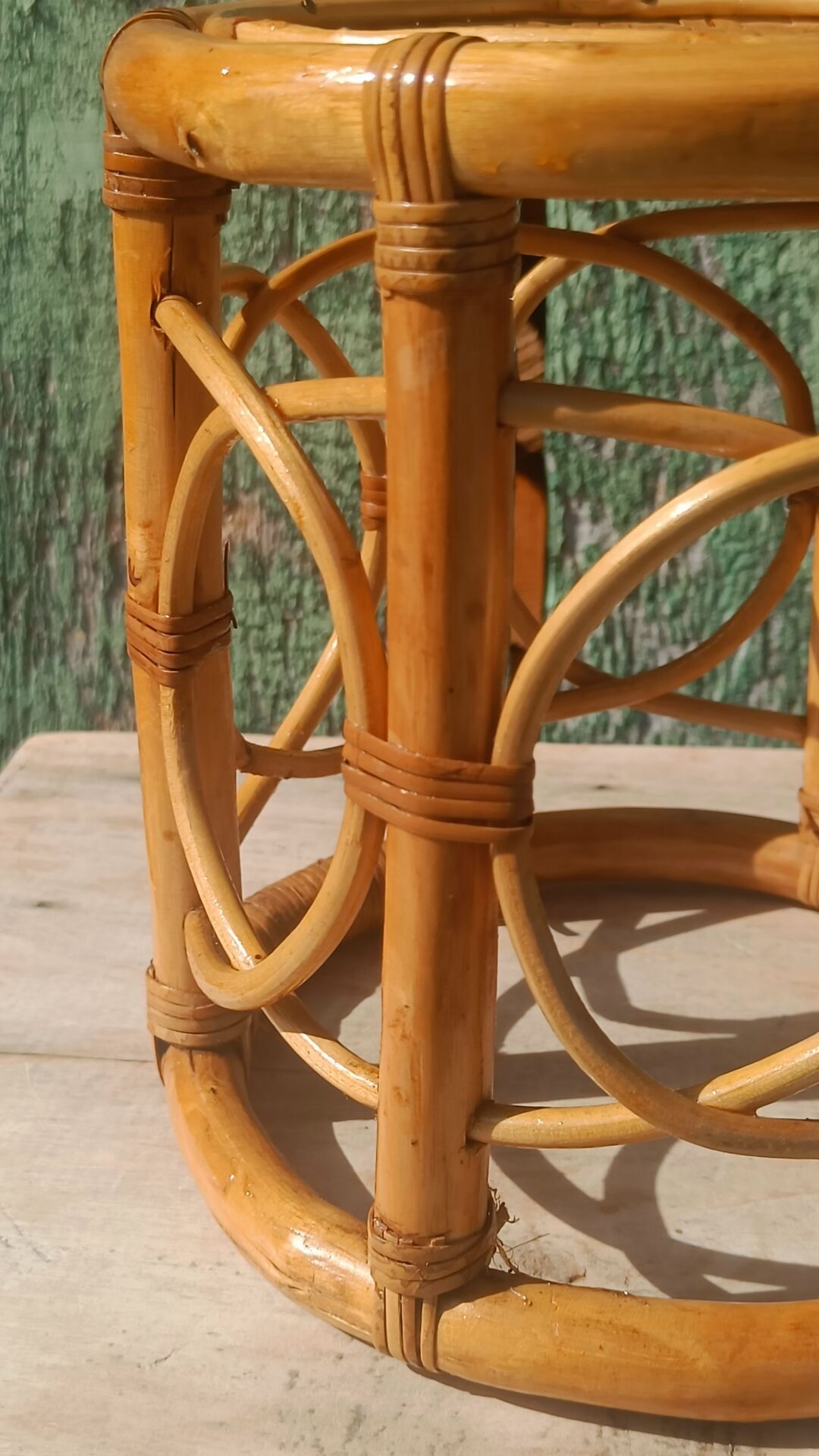 Vintage decorative support in bamboo and rattan