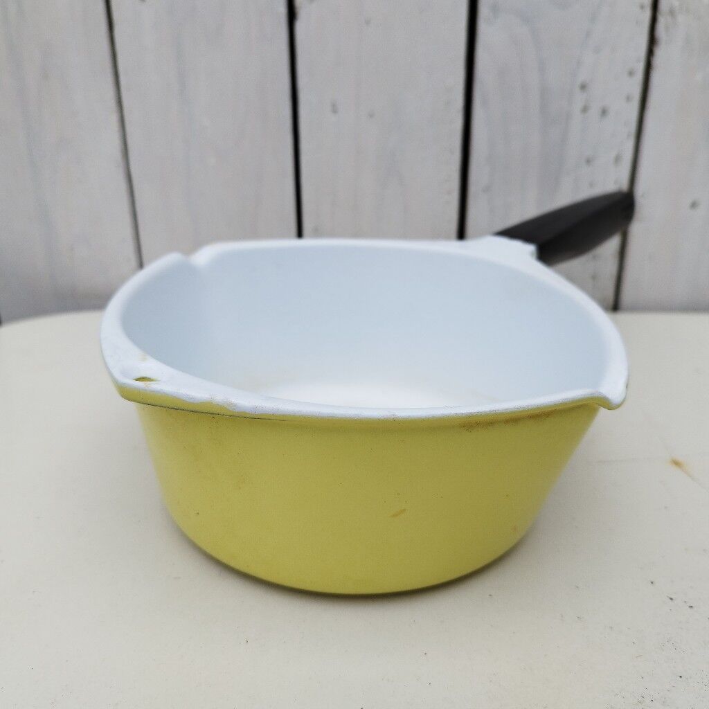 Casserole Le Creuset design Raymond Loewy