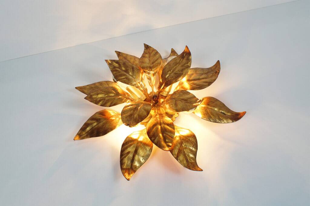 Magnifique plafonnier floral doré de Hans Kogl