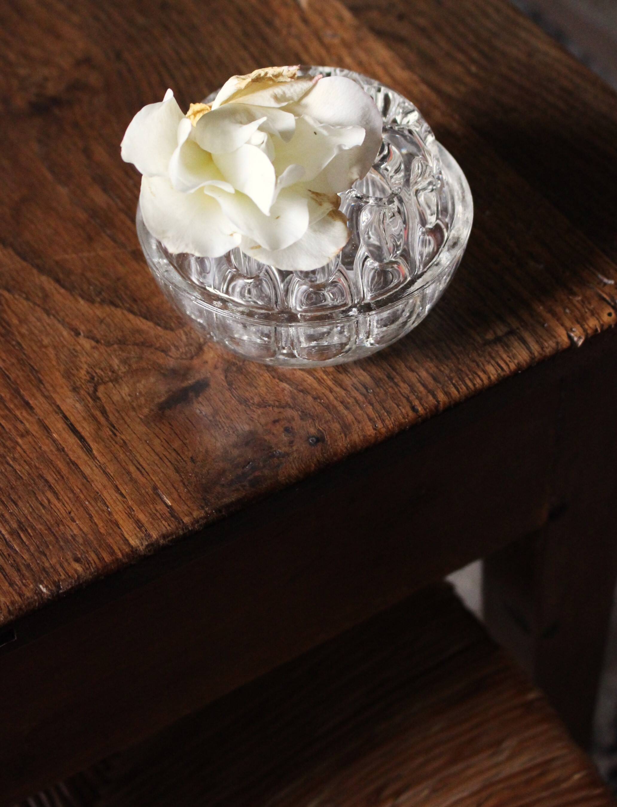 19-hole flower vase, vintage glass soliflores