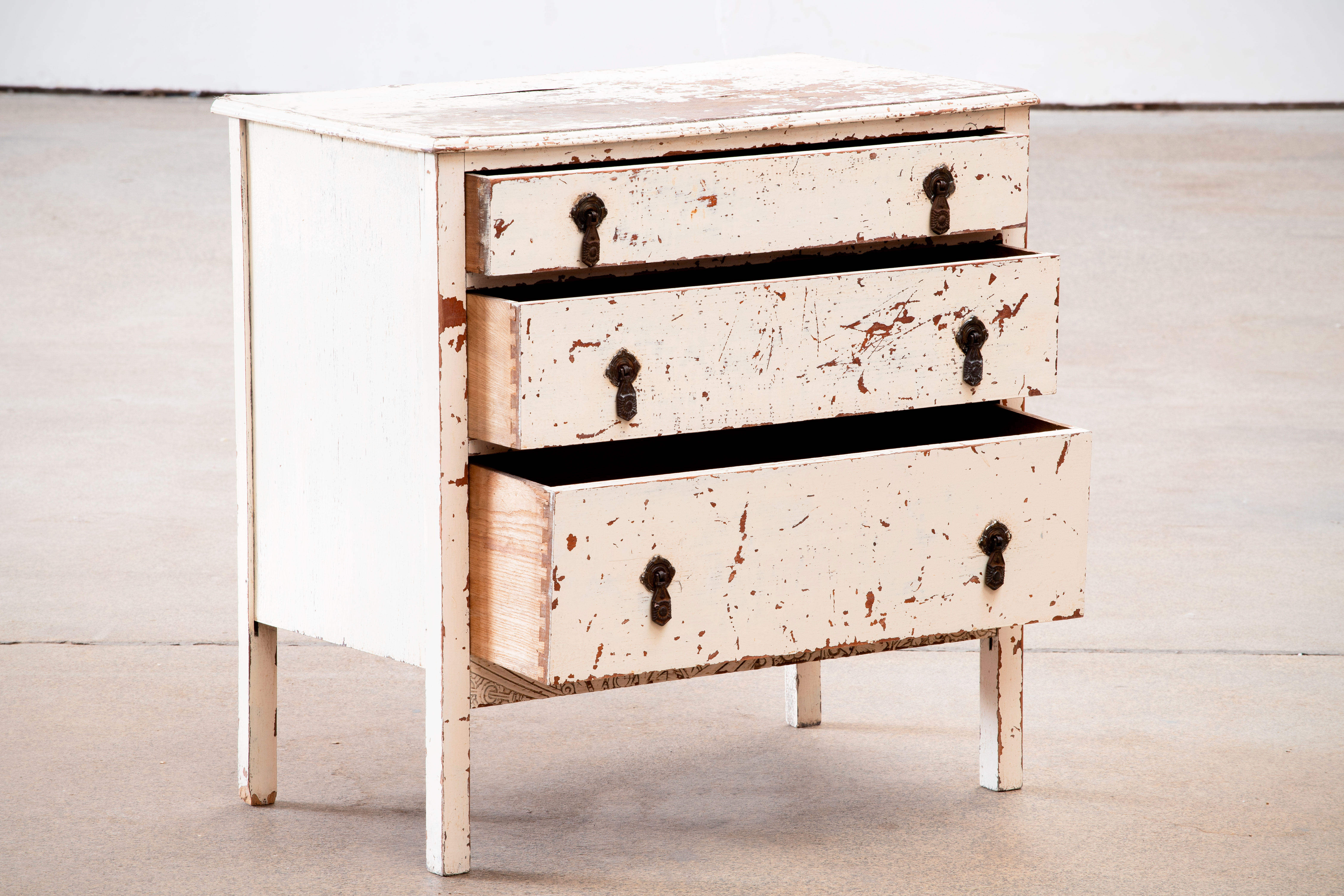 Commode parisienne vintage, patinée 1940