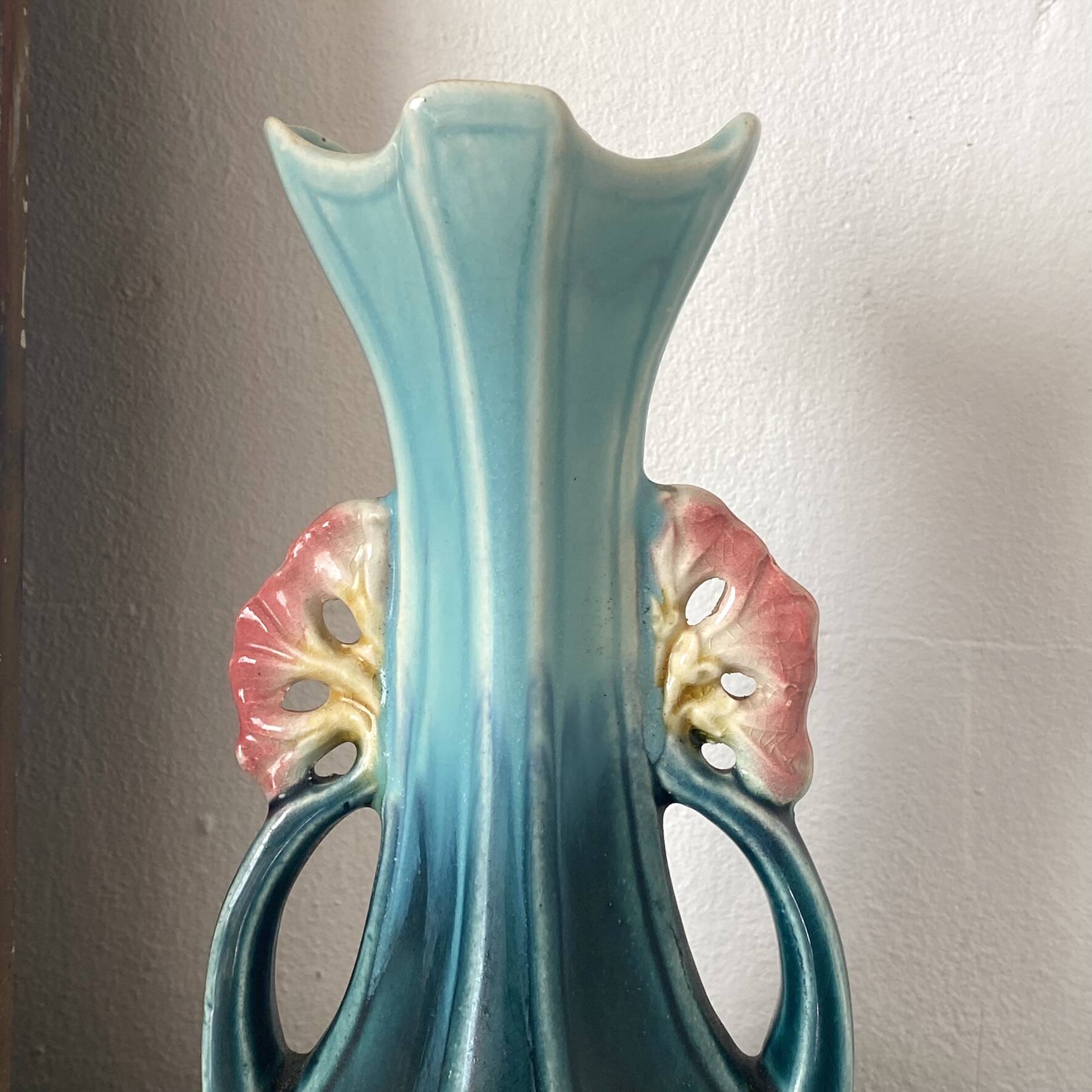 Art Nouveau slipware vase 21 cm