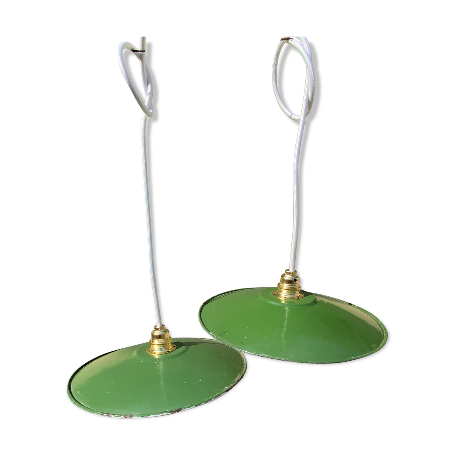 Pair of vintage suspension green and white enamelled sheet - 24 cm firm undue