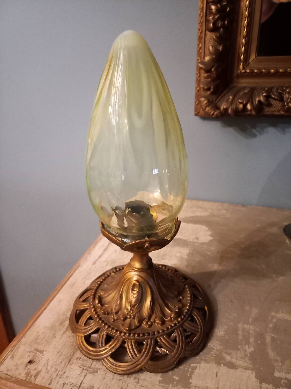 Luminaire globe verre ouraline ancien Art nouveau fin 19e début 20e siècle