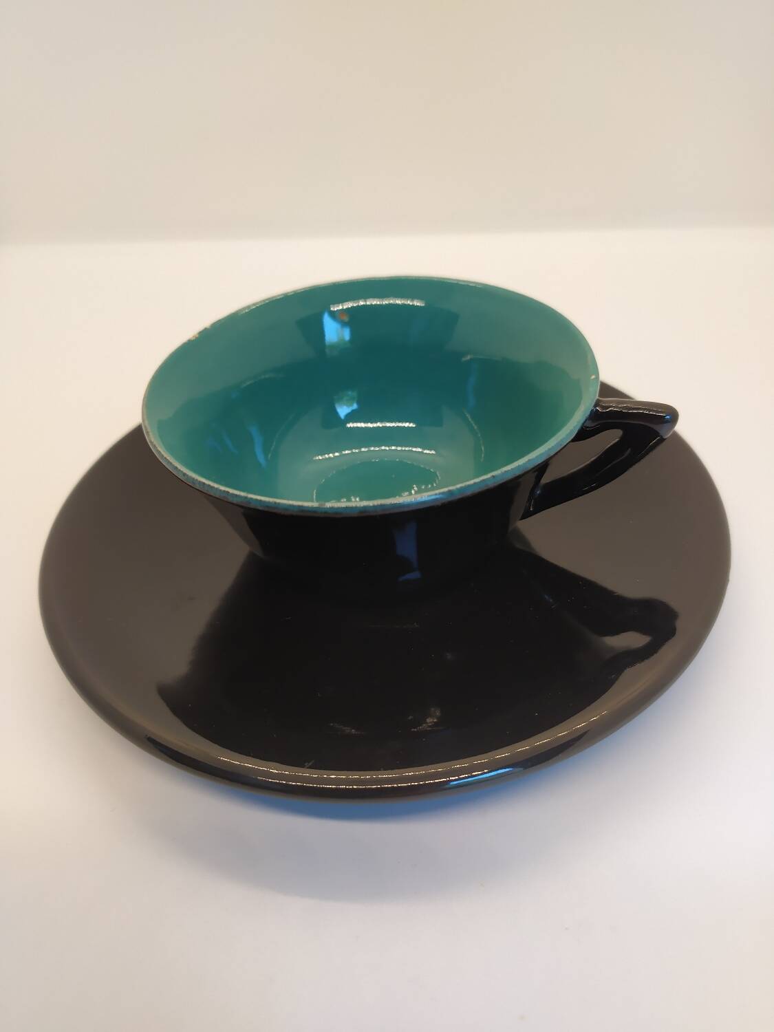 Set of 7 cups and saucers from the 50s.