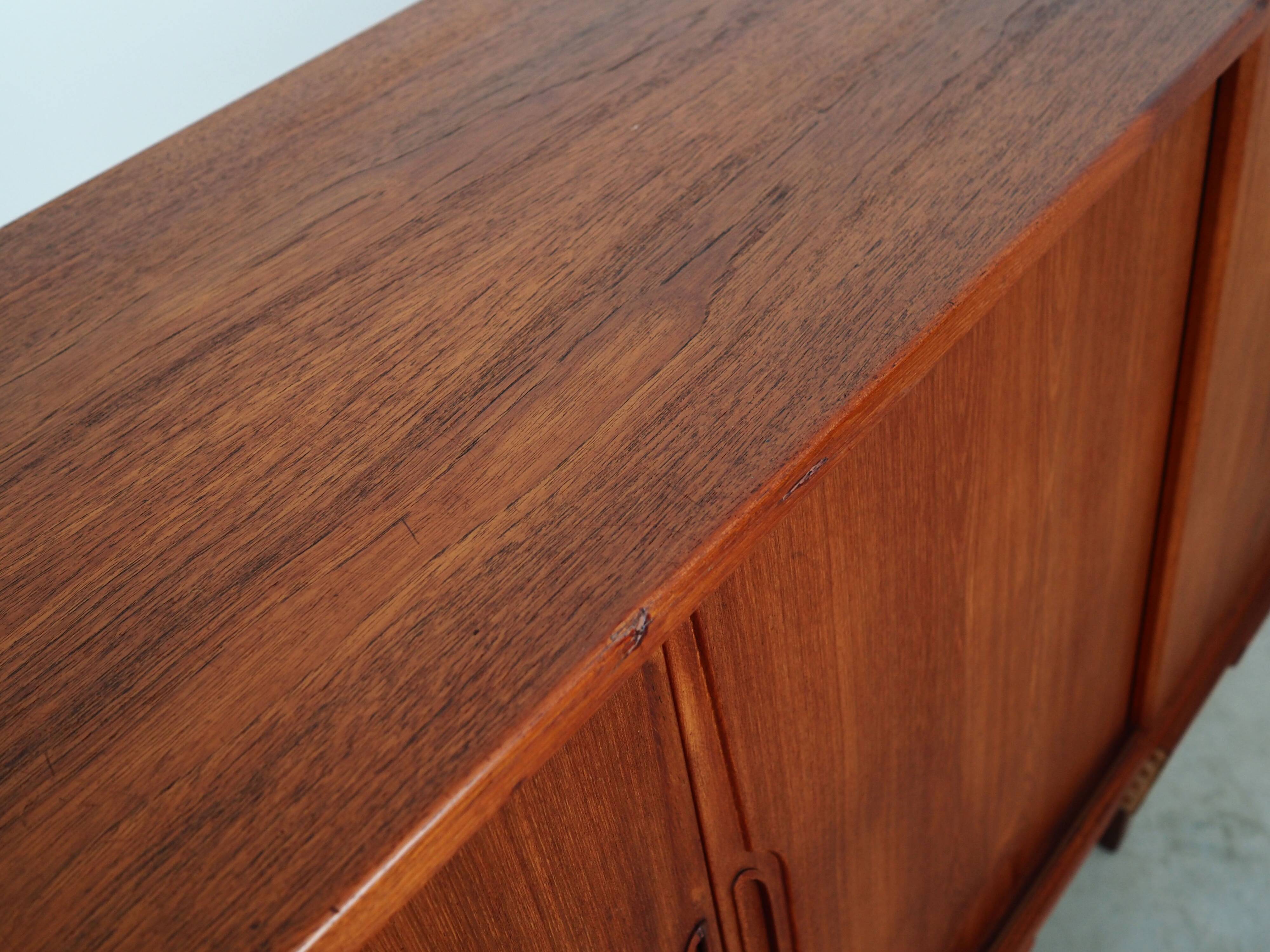 Buffet haut en teck, design danois, années 1970, fabriqué par Børge Dam