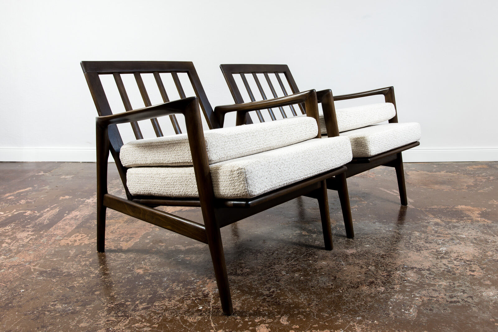Paire de fauteuils Type 300-130 des années 1960