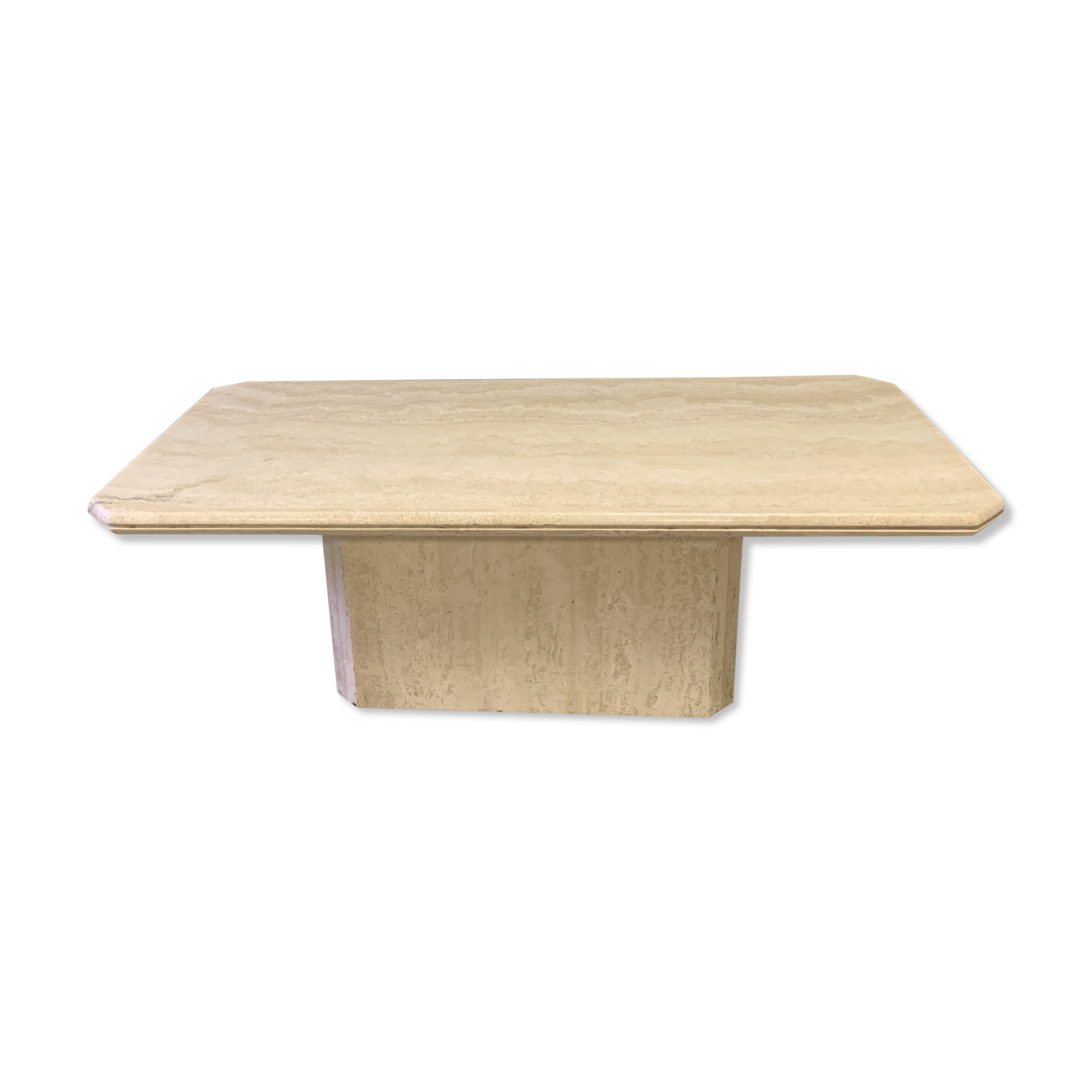 Coffee table in travertine