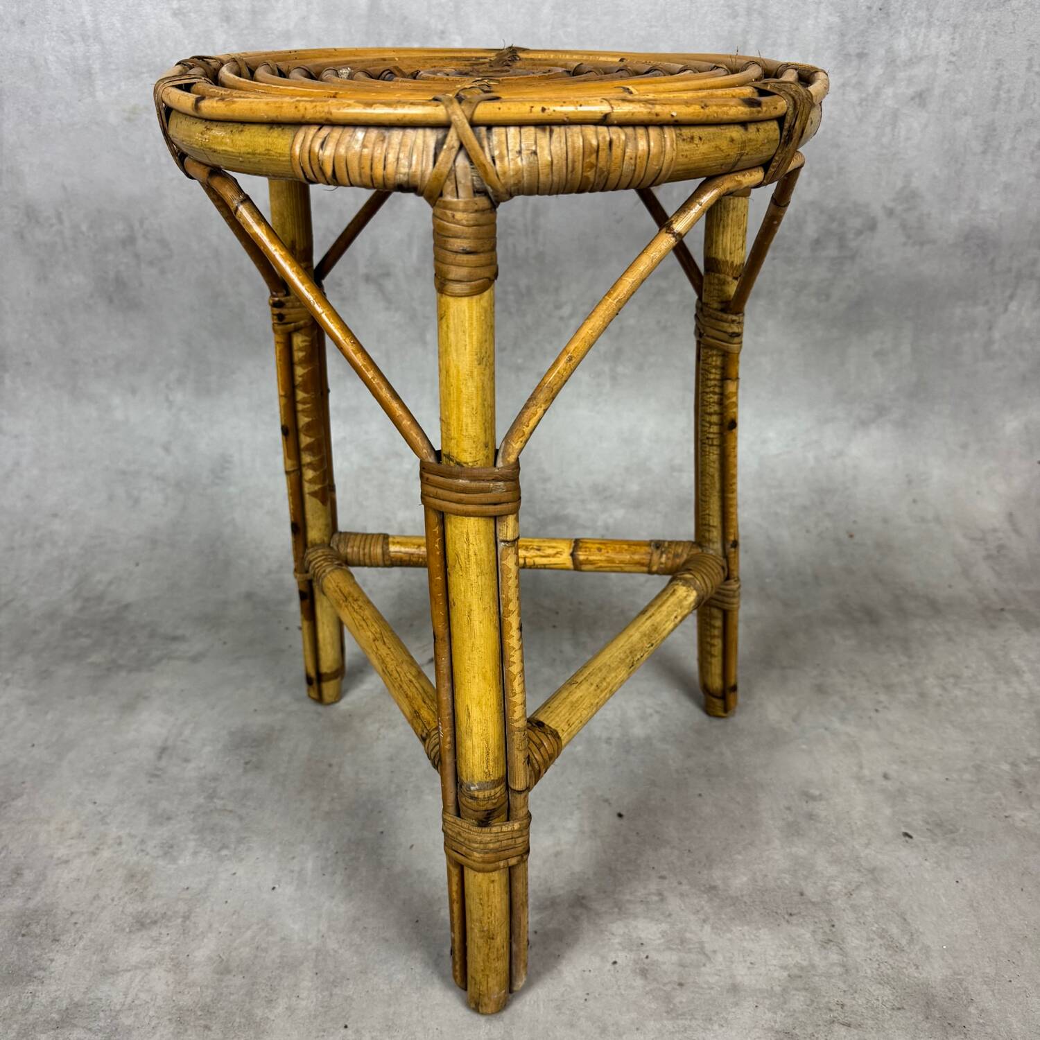 Round rattan stool from the 70s