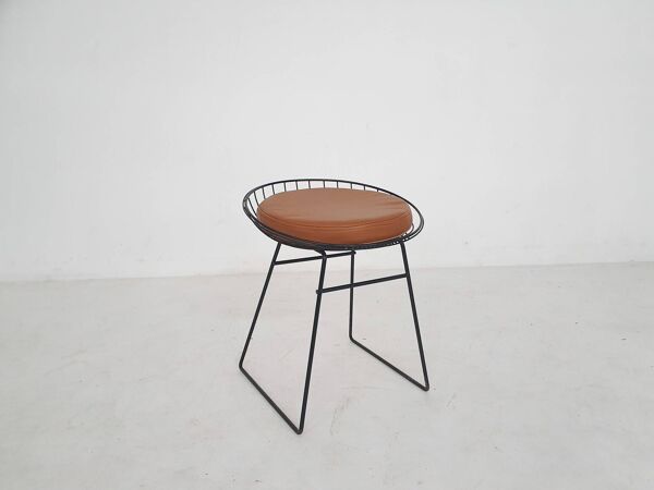 Cees Braakman for Pastoe KM05 metal wire stool, The Netherlands 1958
