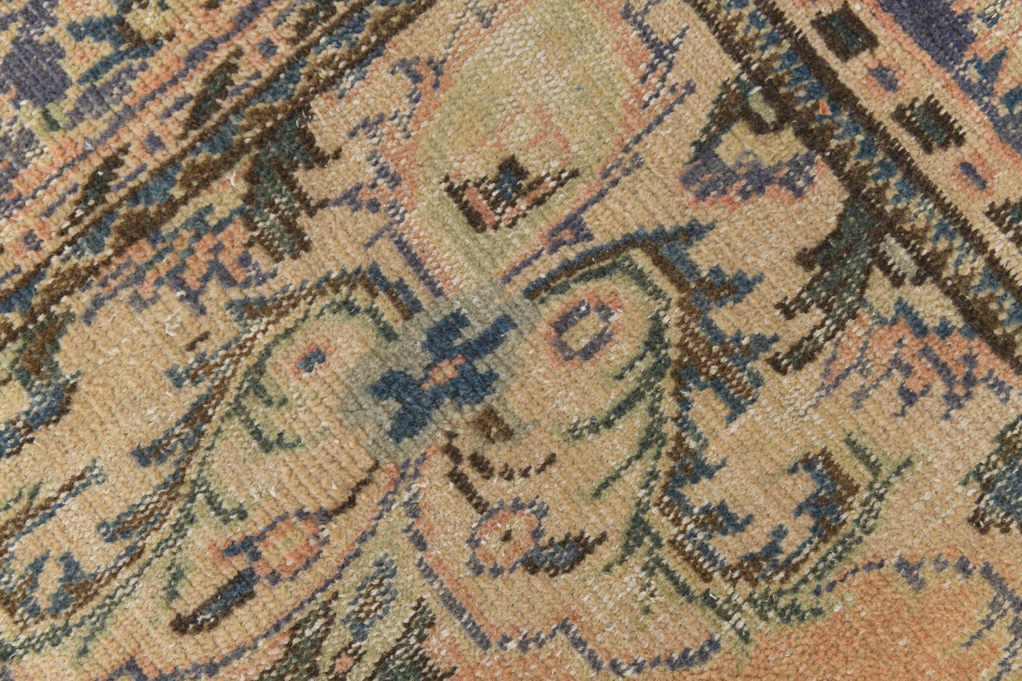 Tapis vintage en laine fait main, saumon doux et bleu marine, 183x264 cm