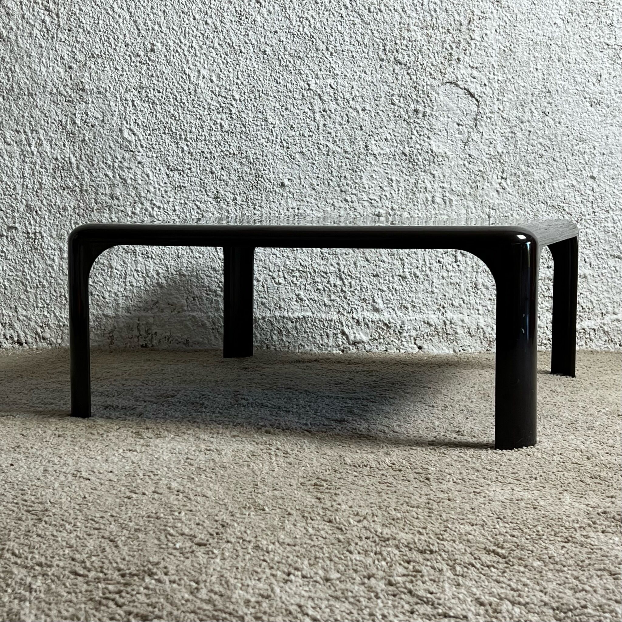 Table basse par Vico Magistretti pour Artemide, Space Age