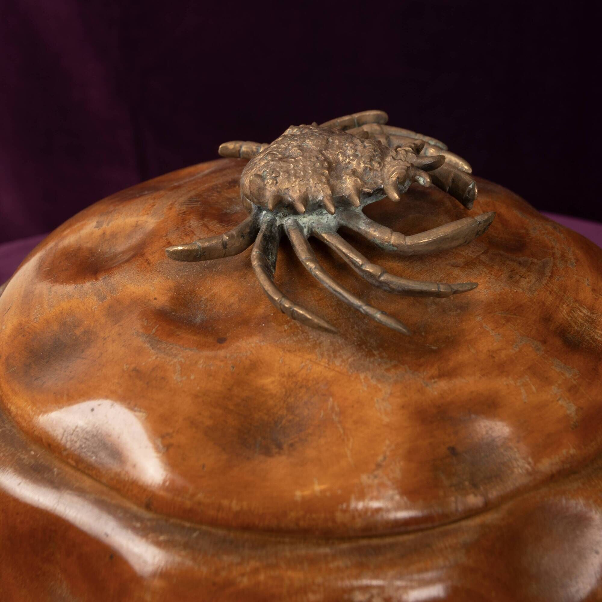 Aldo Tura box in sculpted pear wood and bronze crab, 1940
