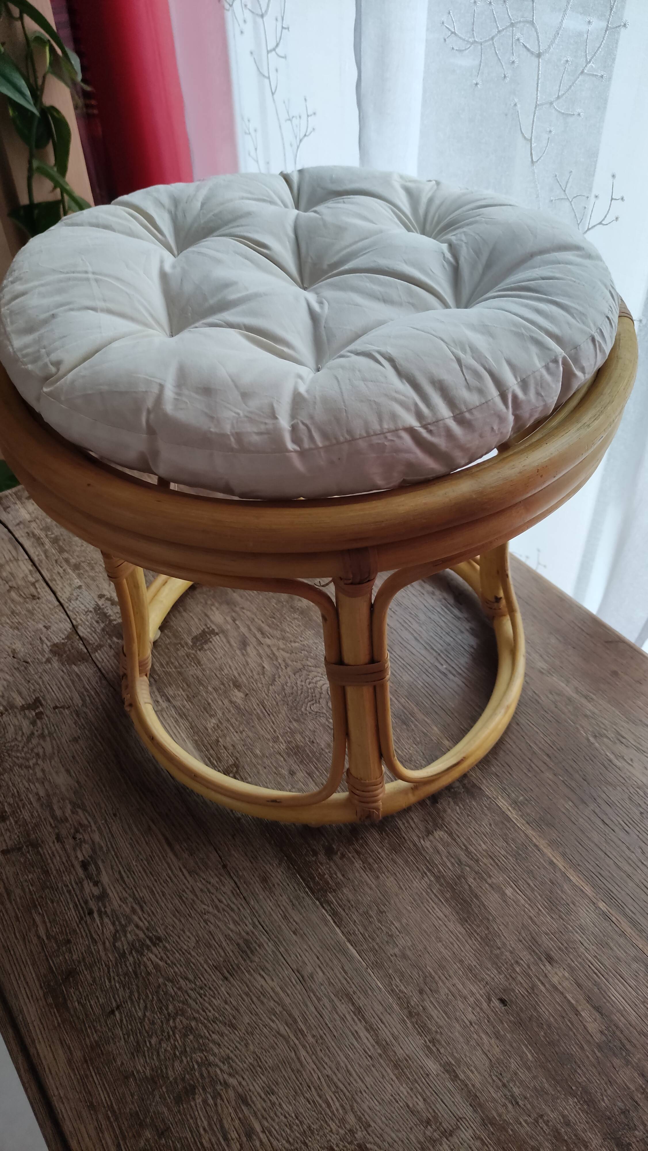 Paire de poufs en rotin et bambou