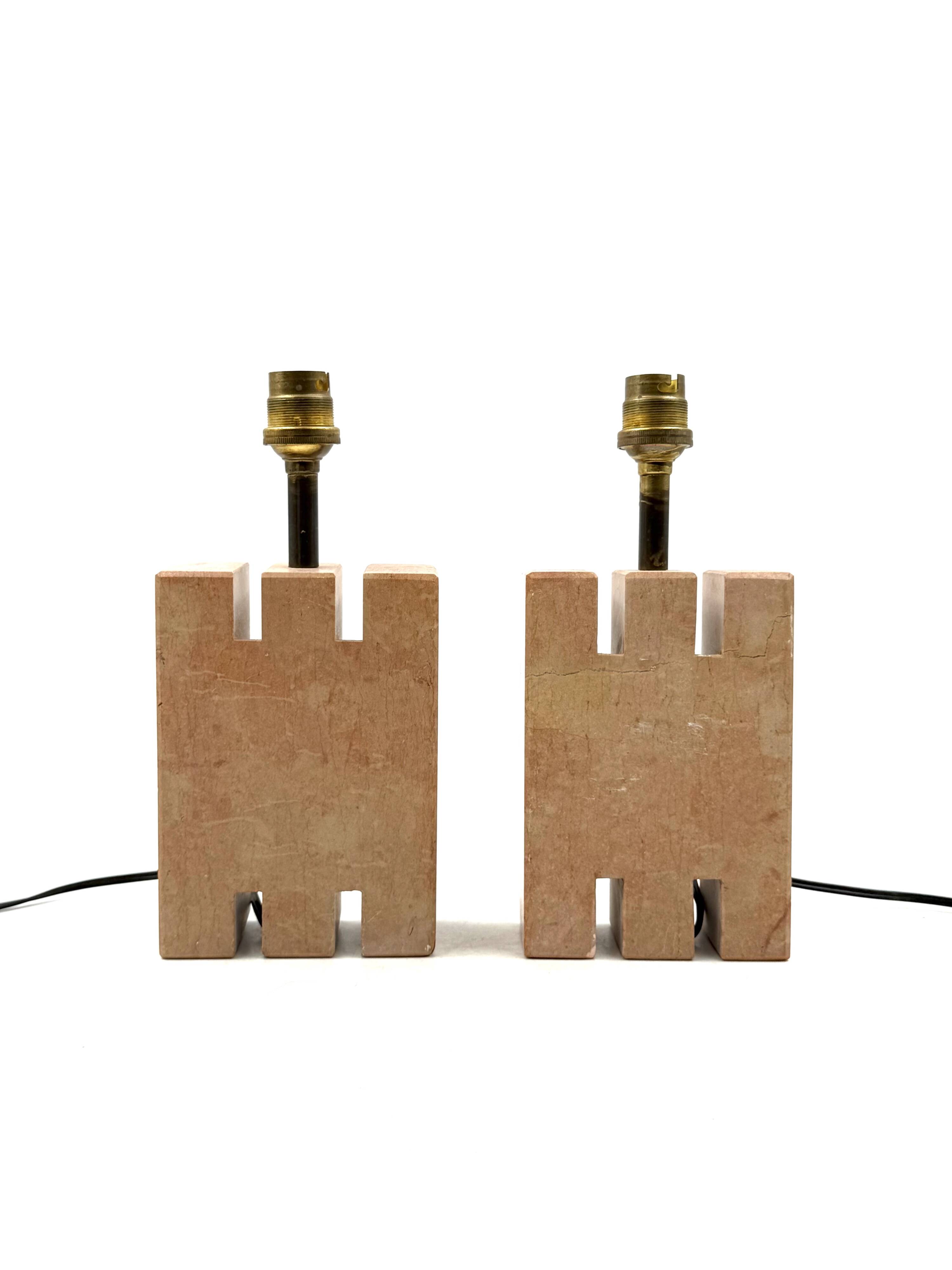 Ensemble de 2 lampes de table en marbre rose Hollywood Regency, France années 1970