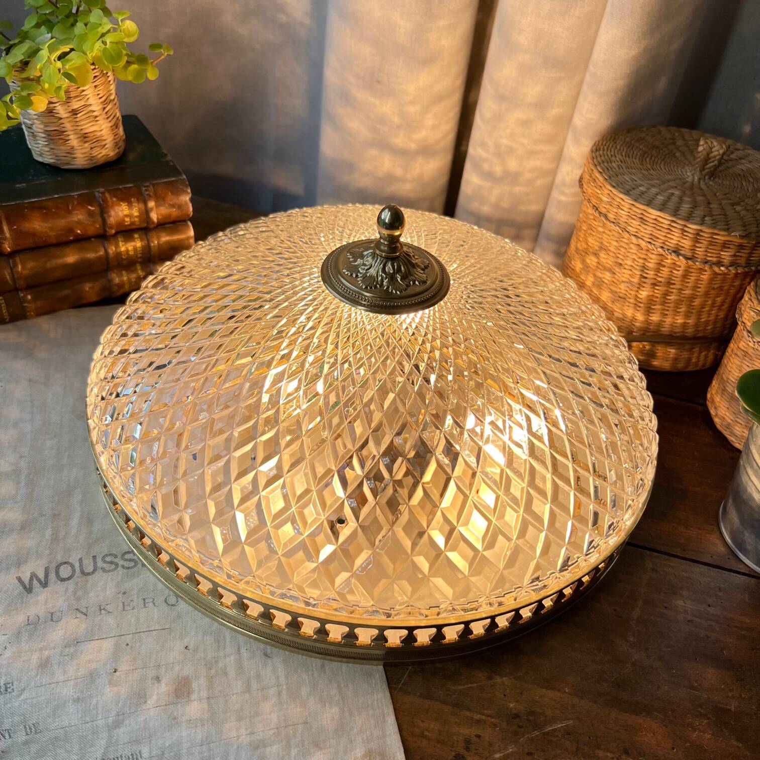 Large vintage ceiling lamp in chiseled glass and brass 34 cm